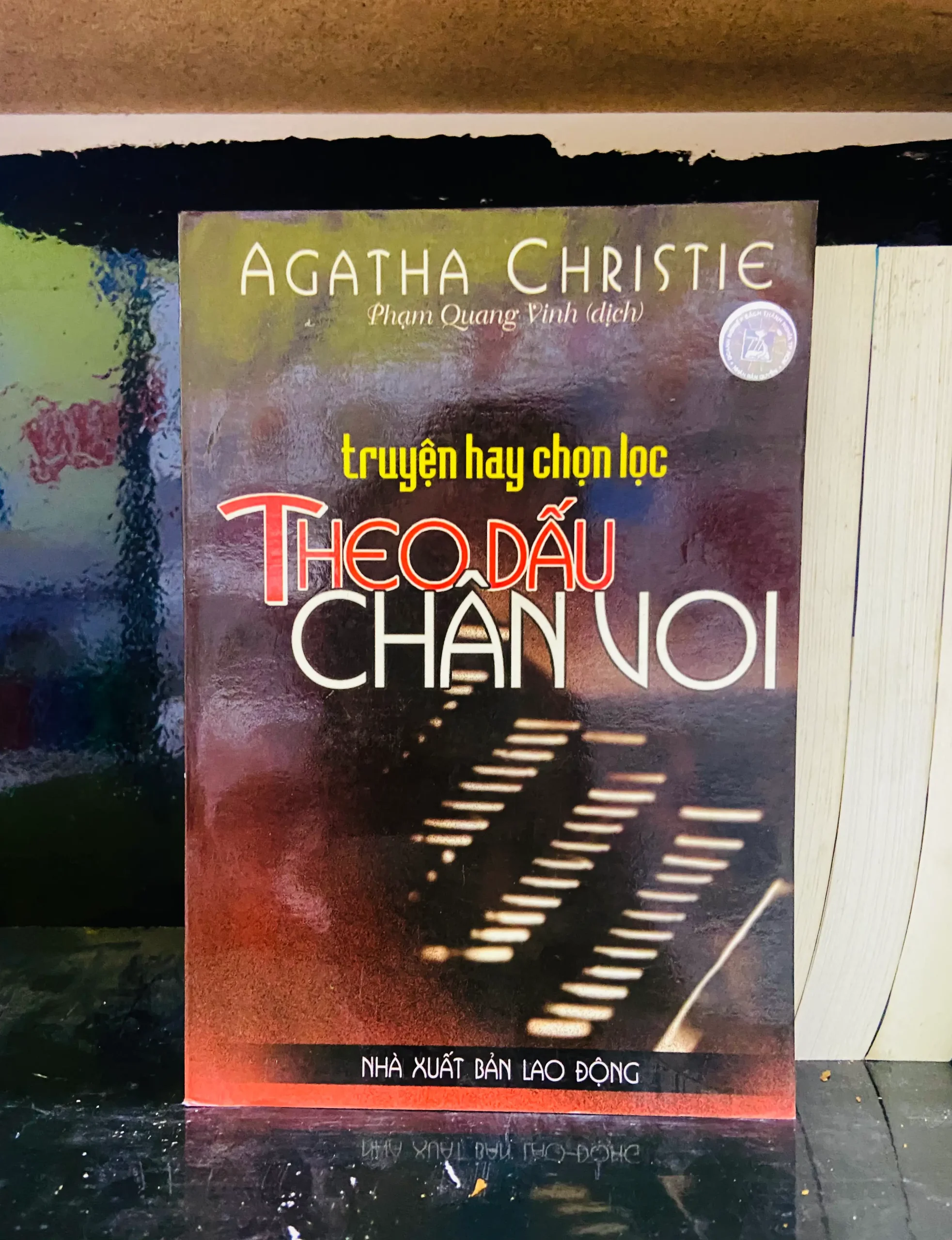 Theo dấu chân voi - Agath Christie - Văn học VAVOA1T1-51