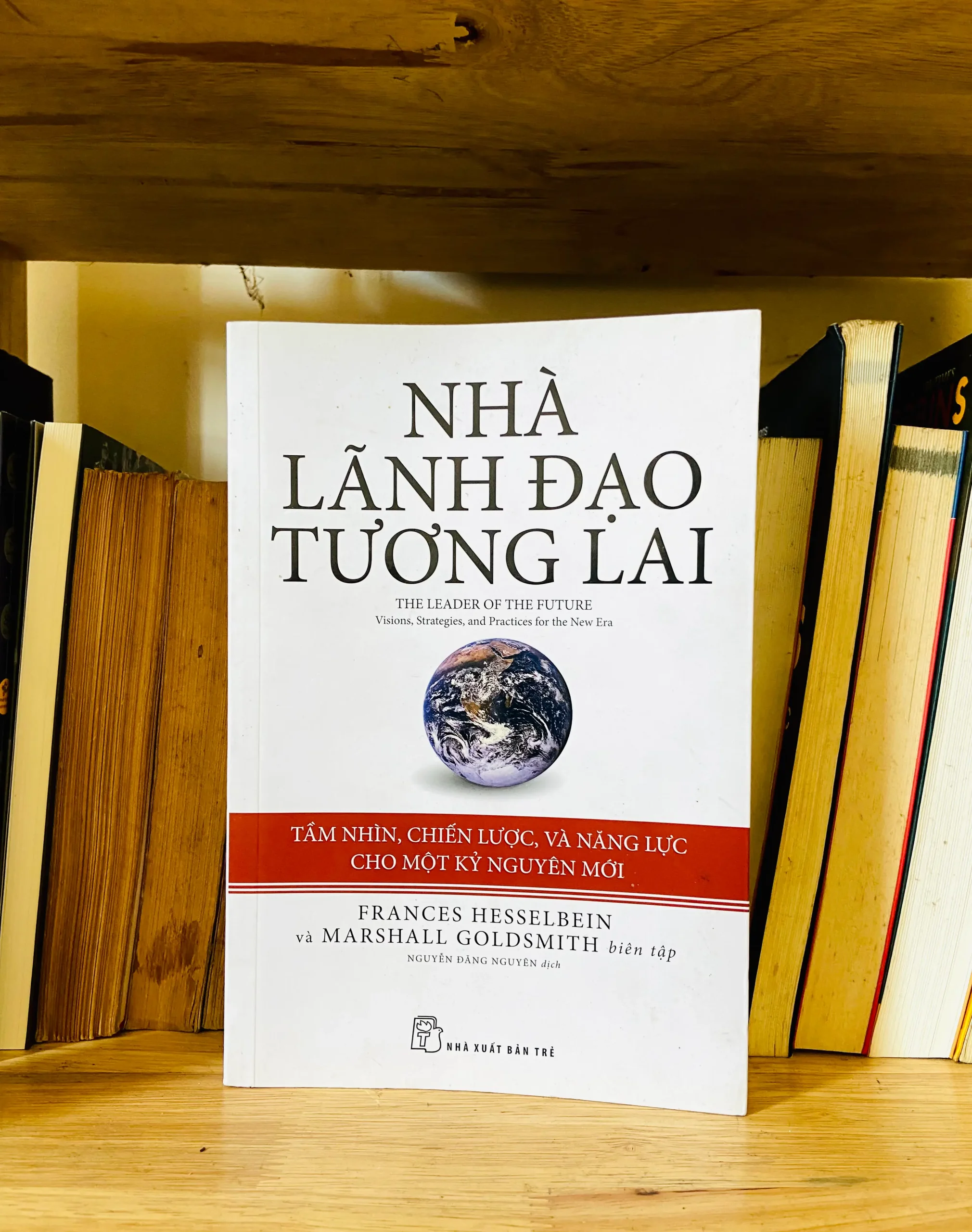 Nhà lãnh đạo tương lai - Frances Hesselbein & Marshall Goldsmith - Quản trị VAVOAAA-82