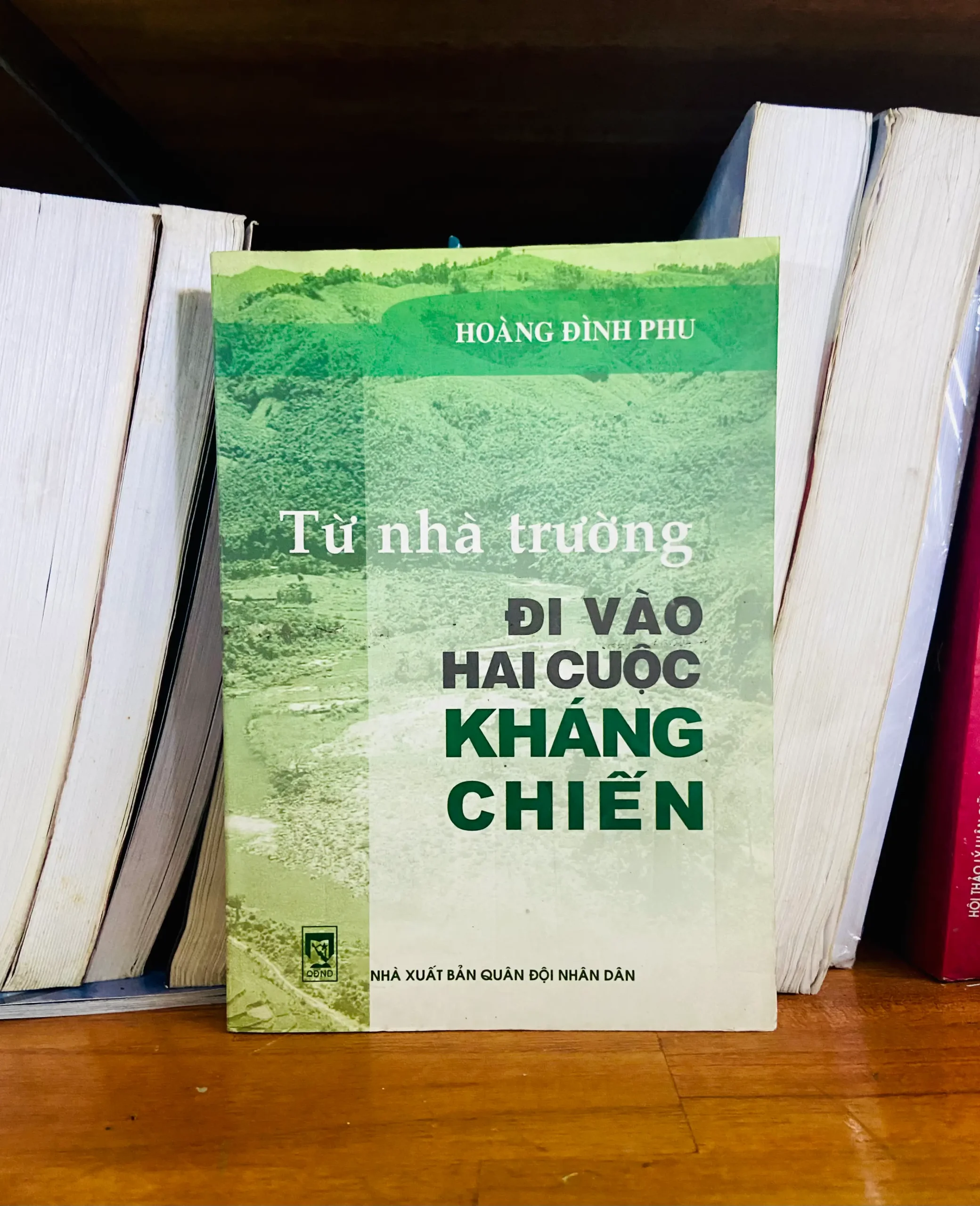 Từ nhà trường Đi vào hai cuộc Kháng chiến - Hoàng Đình Phu - Văn học VAVOB1T2-86