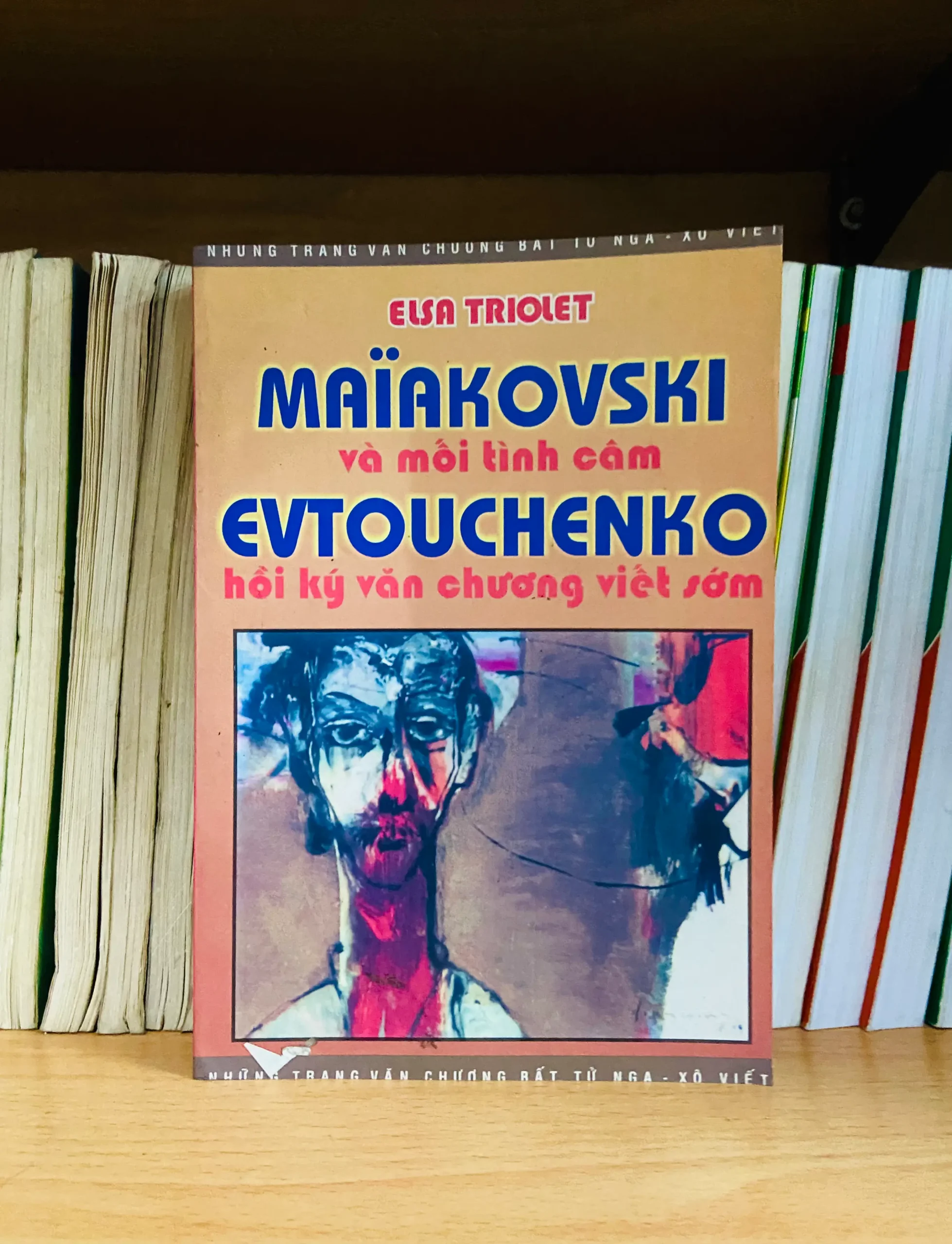 Maikakovski và mối tình cảm Evtouchenko - Elsa Triolet - Khoa học VAVOD103N6-26