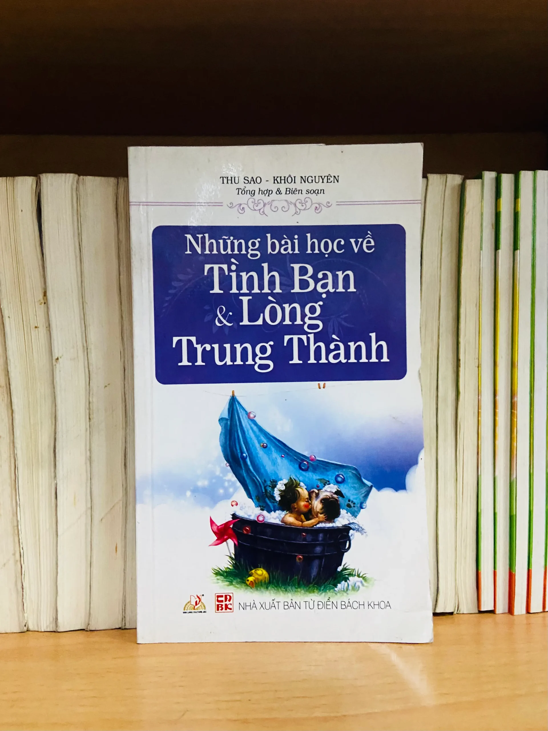 Tình bạn & Lòng trung thành - Văn học VAVOXA3-24