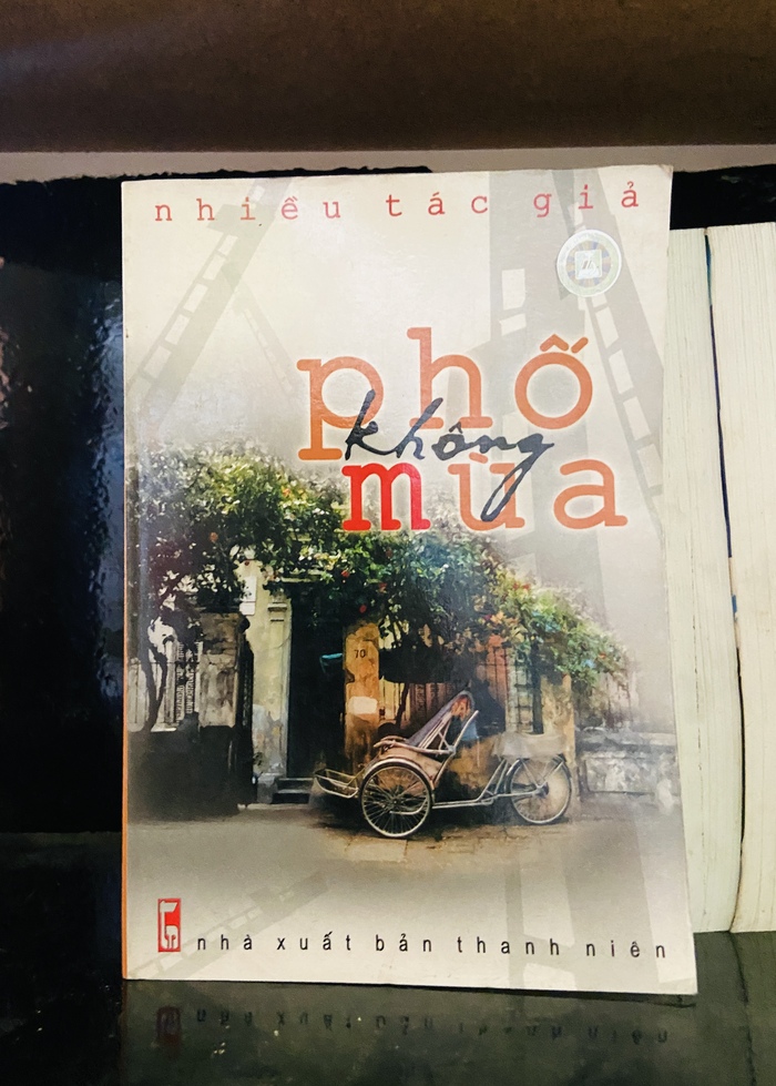 Phố không mùa - Nhiều tác giả - Văn học VAVOA1ST2-3