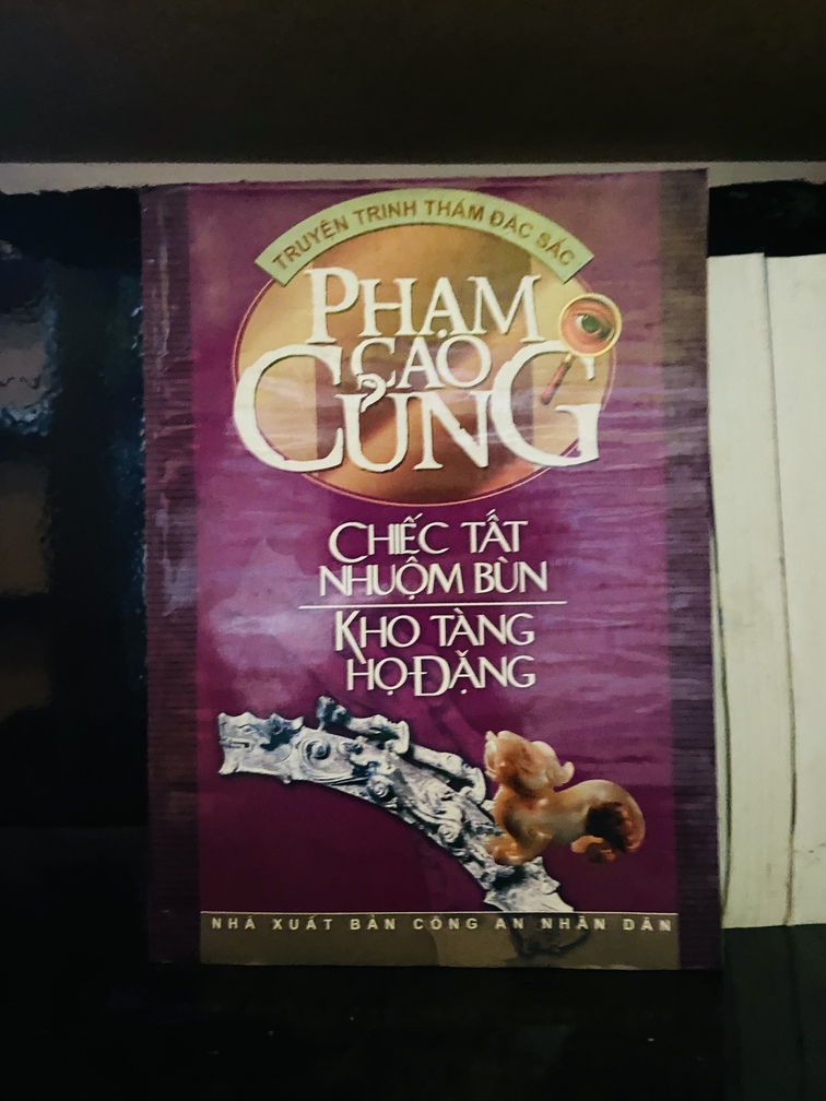 Chiếc tất nhuộm bùn: Kho tàng họ Đặng - Phạm Cao Củng - Văn học VAVOA1ST4-1