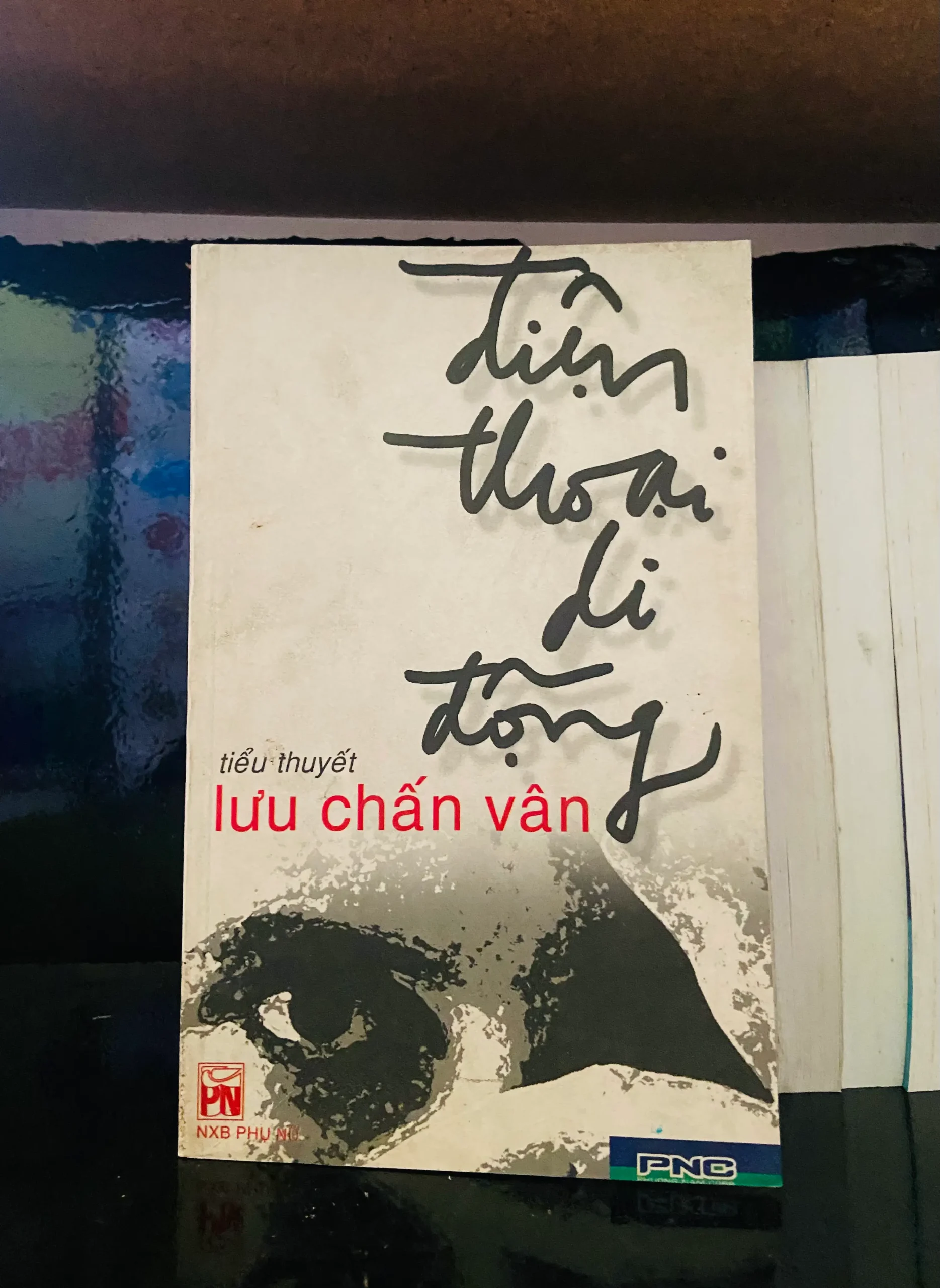 Điện thoại di động - Lưu Chấn Vân - Văn học VAVOA1T4-2