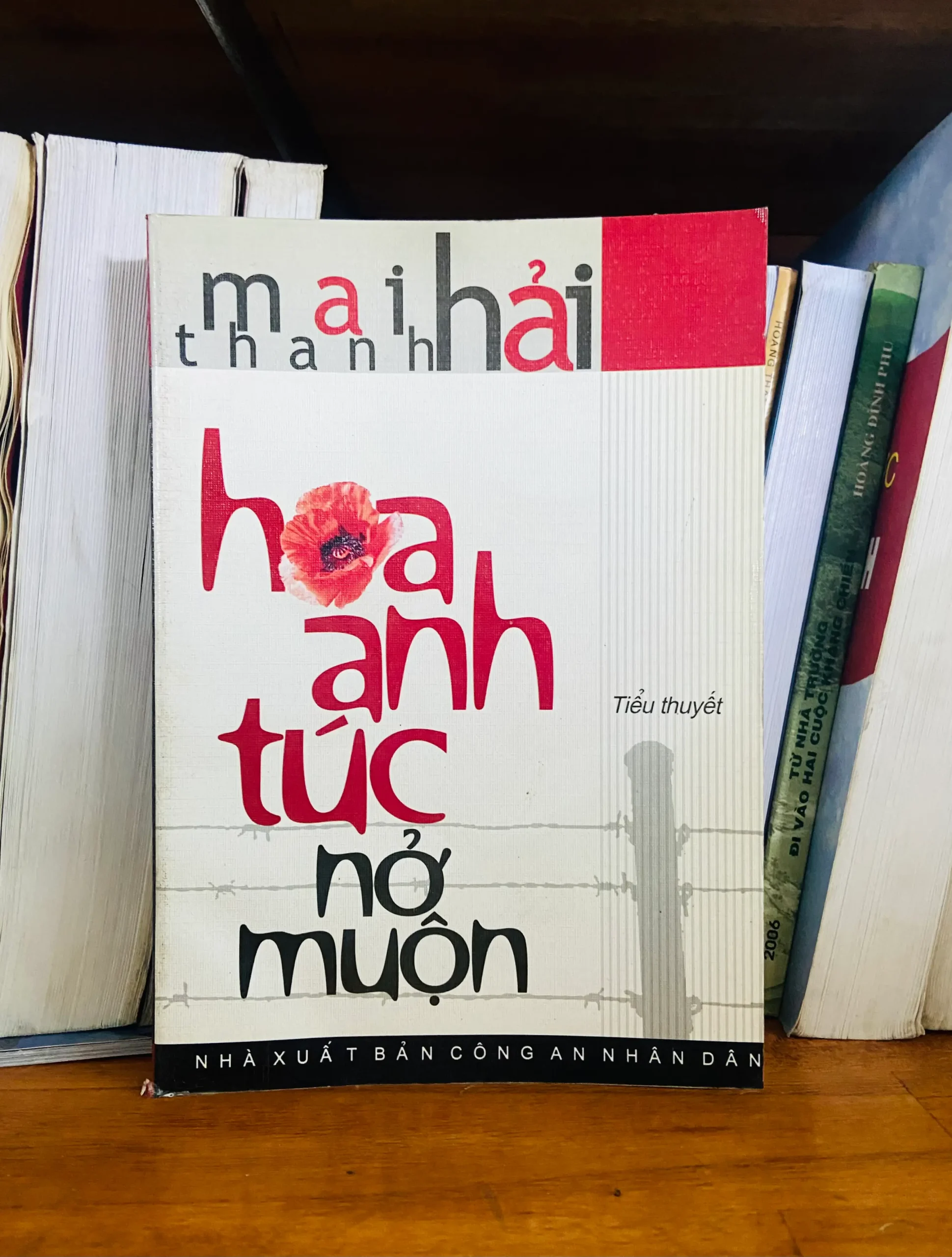 Hoa anh túc nở muộn - Mai Thanh Hải - Văn học VAVOB1T2-73