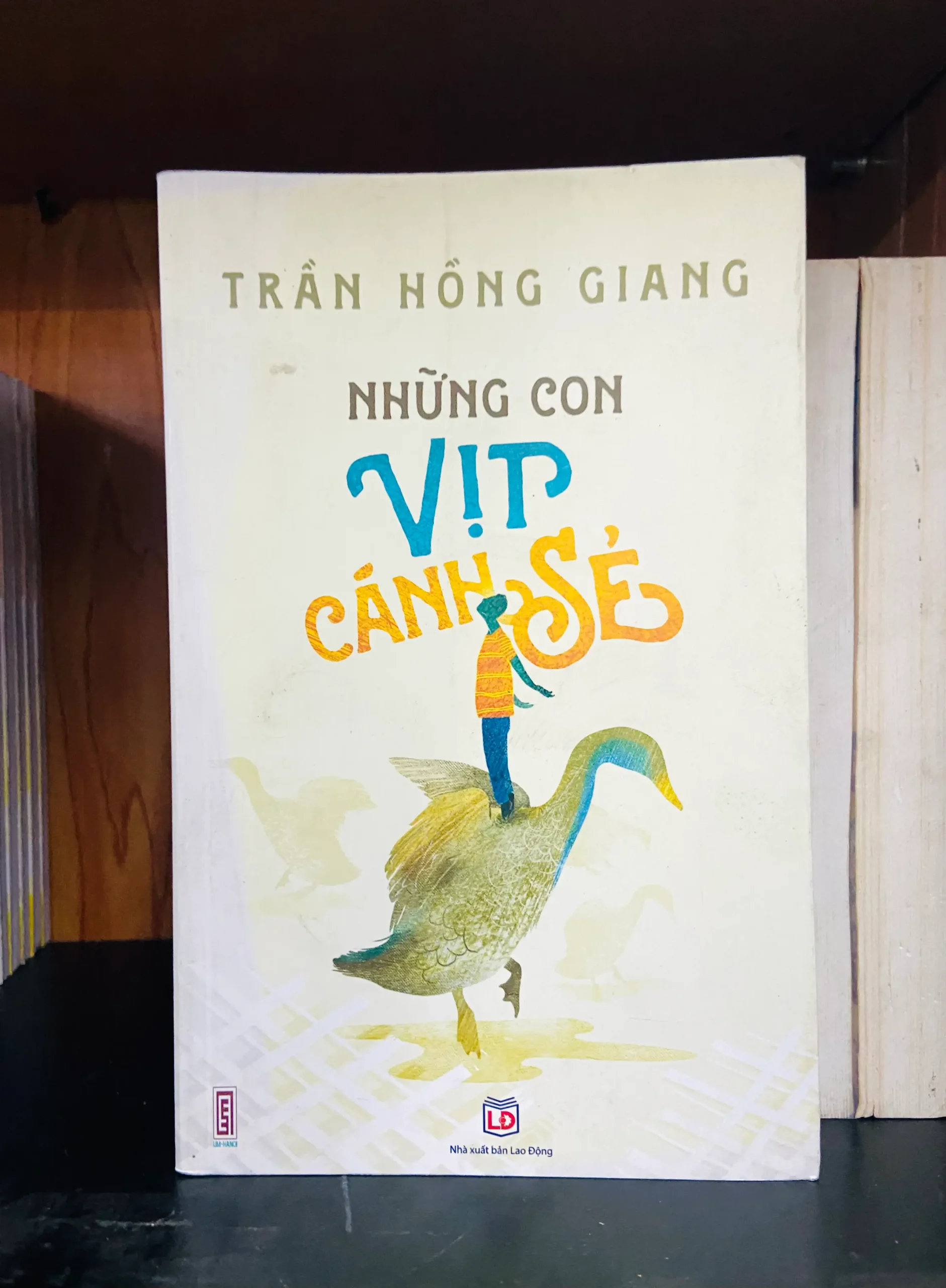 Những con vịt cánh sẻ - Trần Hồng, Giang - Văn học VAVOB4D1-28