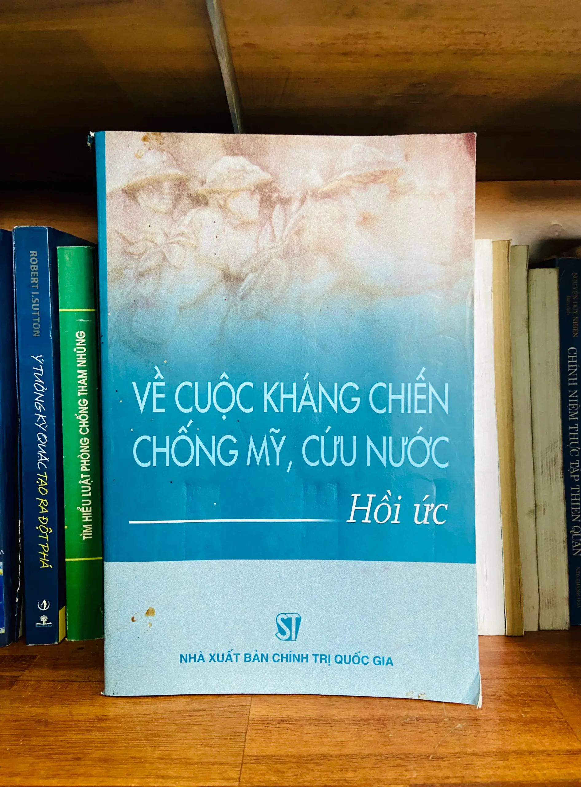 Về cuộc kháng chiến chống Mỹ, cứu nước - Văn học VAVOB1T2-64