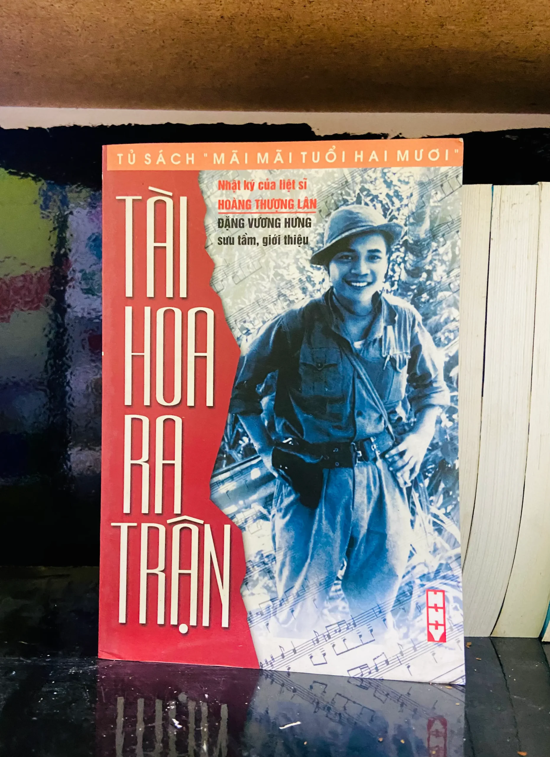 Tài hoa ra trận - Văn học VAVOA1T1-31