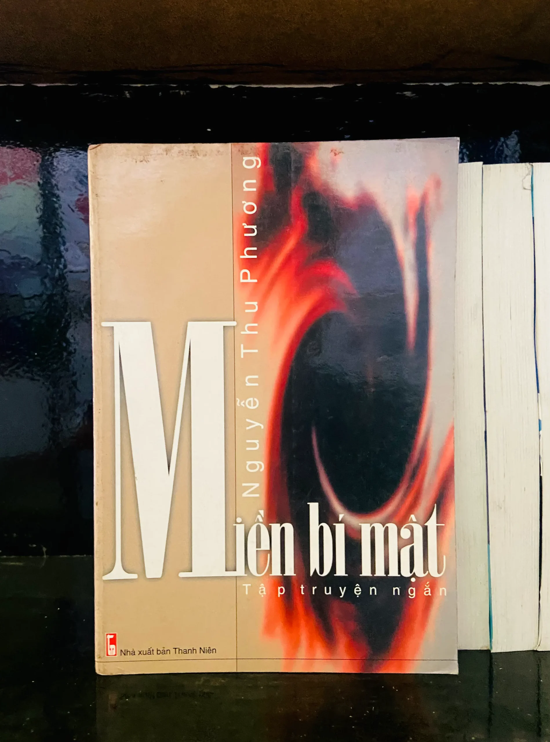 Miền Bí Mật - Nguyễn Thu Phương - Văn học VAVOA1T2-17