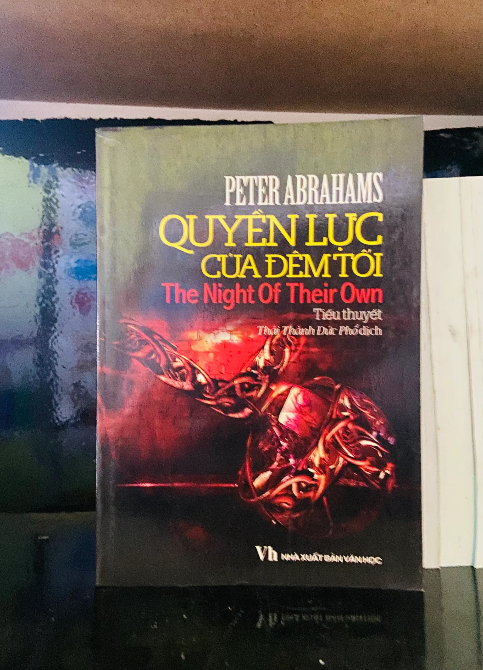 Quyền lực của đêm tối - Peter Abraham - Văn học VAVOA1T4