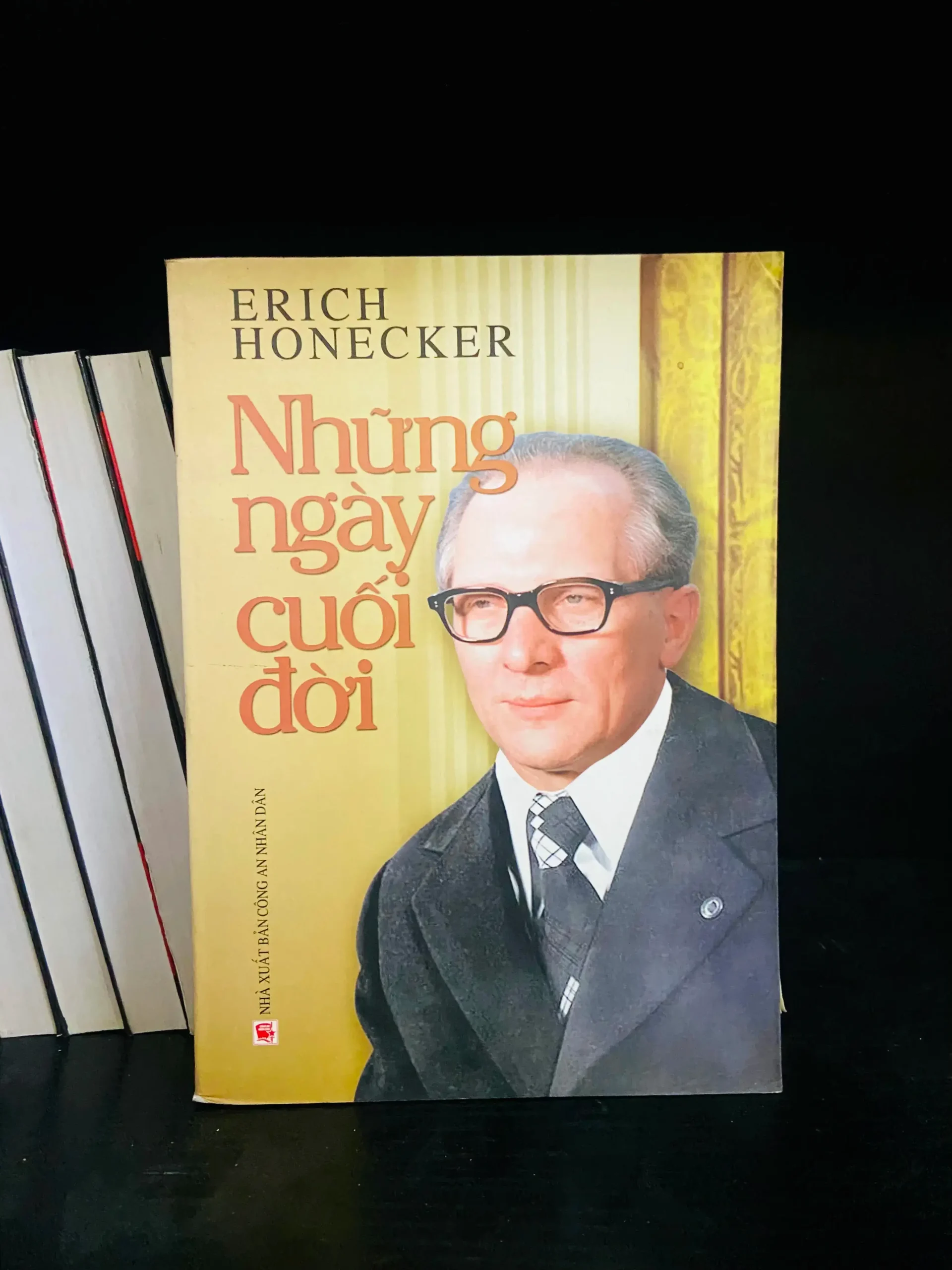 Những ngày cuối đời - Enrich Honecker - Pháp luật VAVOD1K1-24