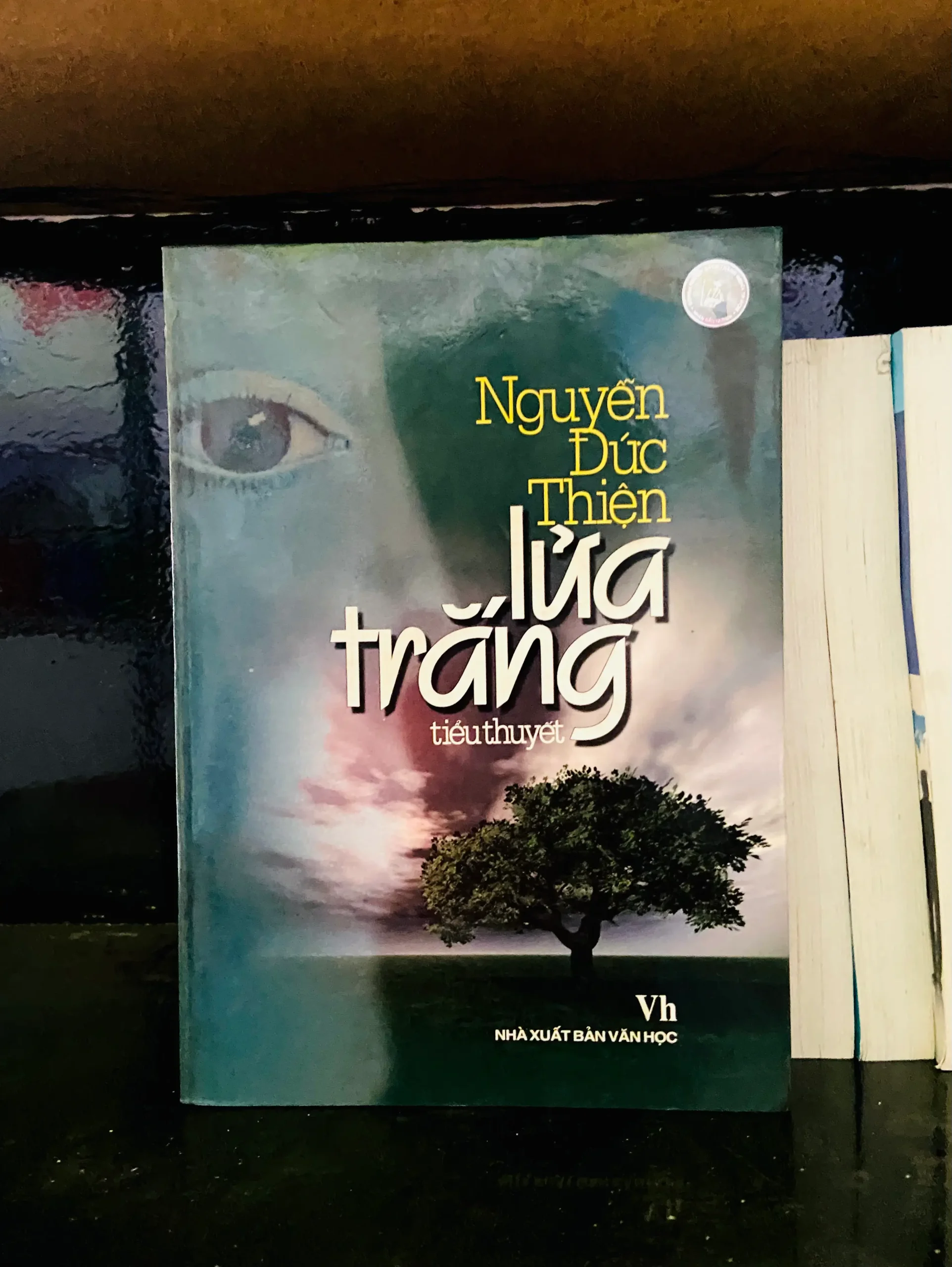 Lửa trắng - Nguyễn Đức Thiện - Văn học VAVOA1T2-75