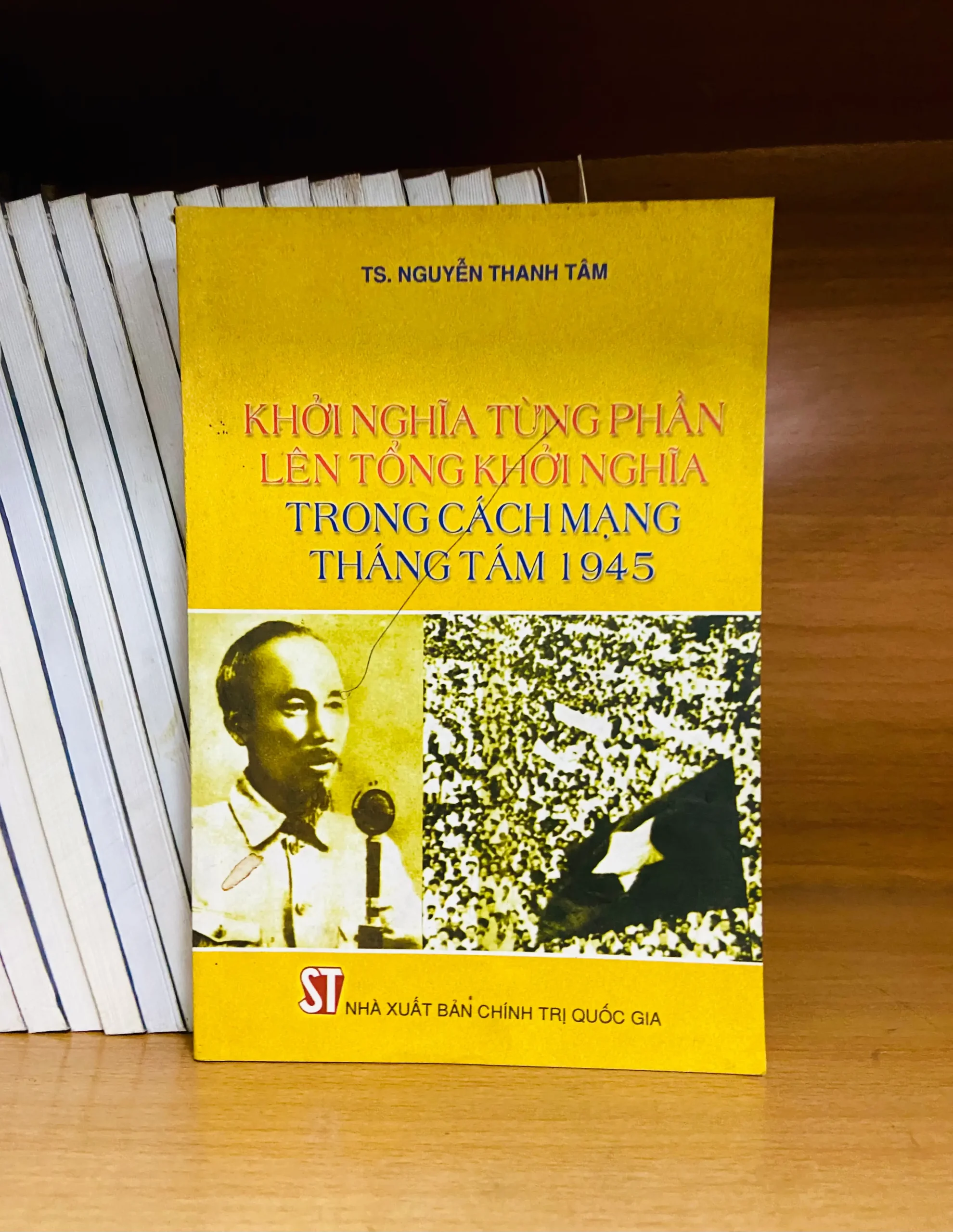 Khởi nghĩa từng phần lên tổng khởi nghĩa - Nguyễn Thanh Tâm - Văn học VAVOC2T1-3