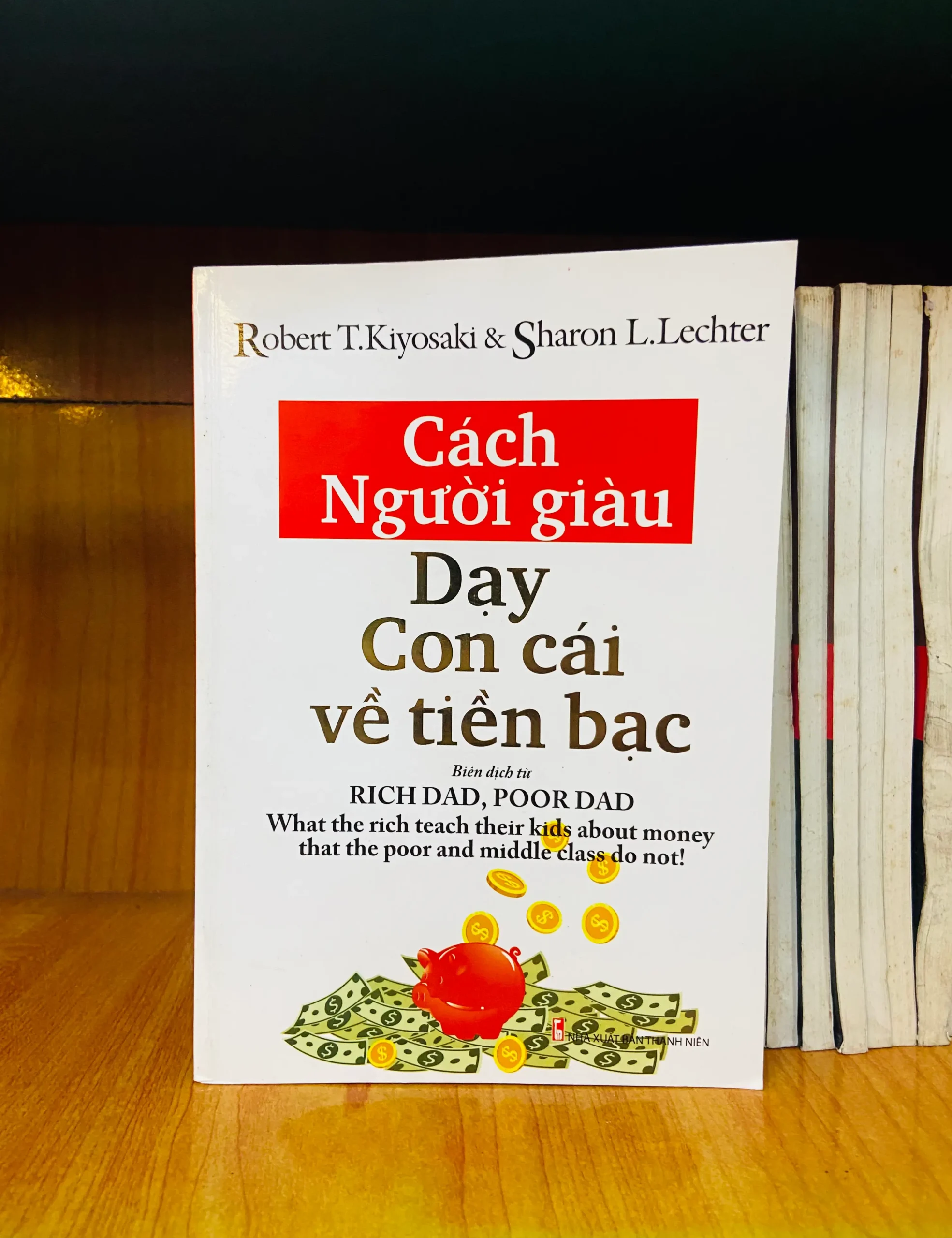 Cách Người giàu Dạy con cái về tiền bạc - Phát triển bản thân VAVOY4-17
