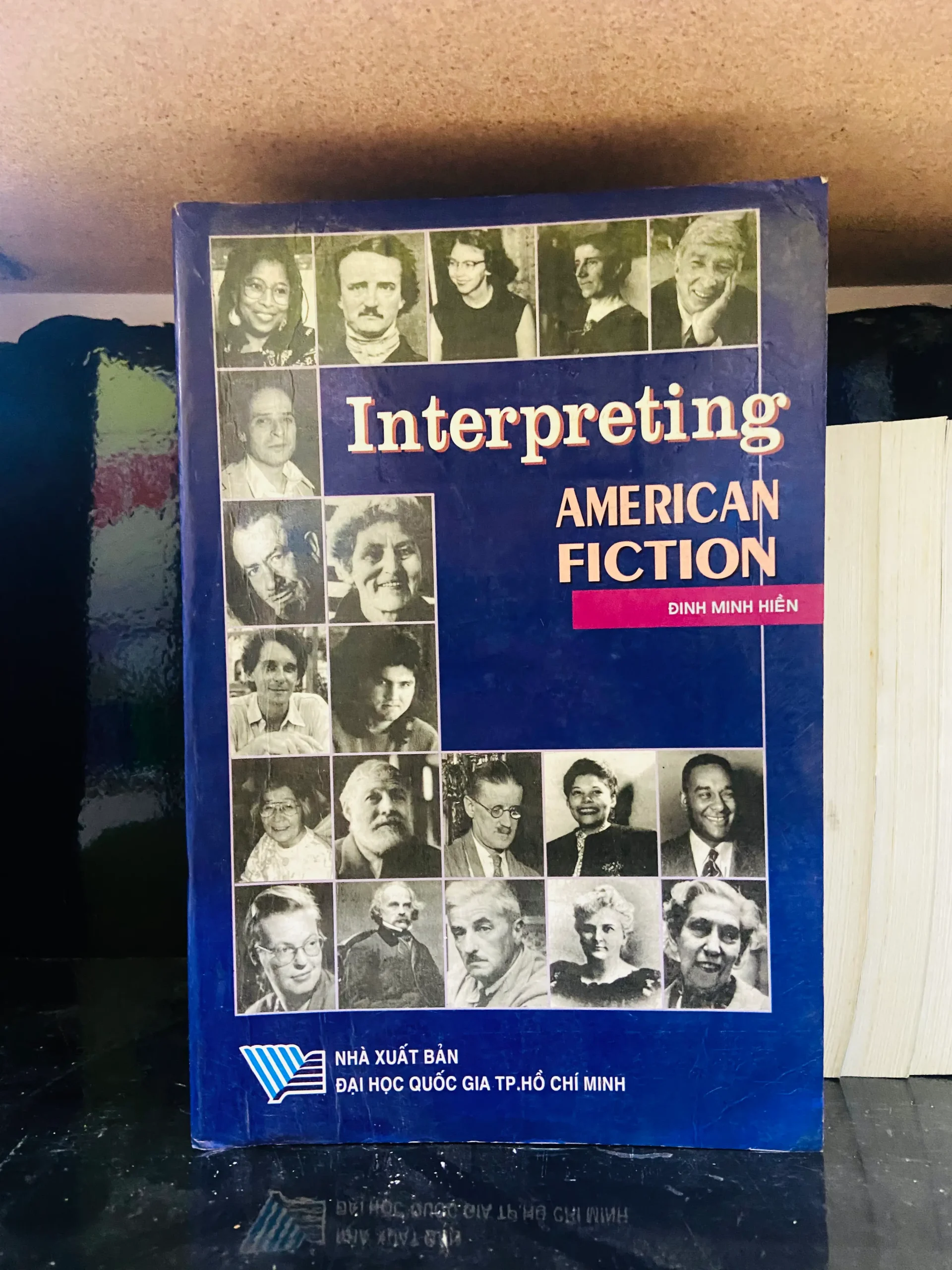 Interpreting American Fiction - Đinh Minh Hiền - Văn học VAVOA2ST1-1