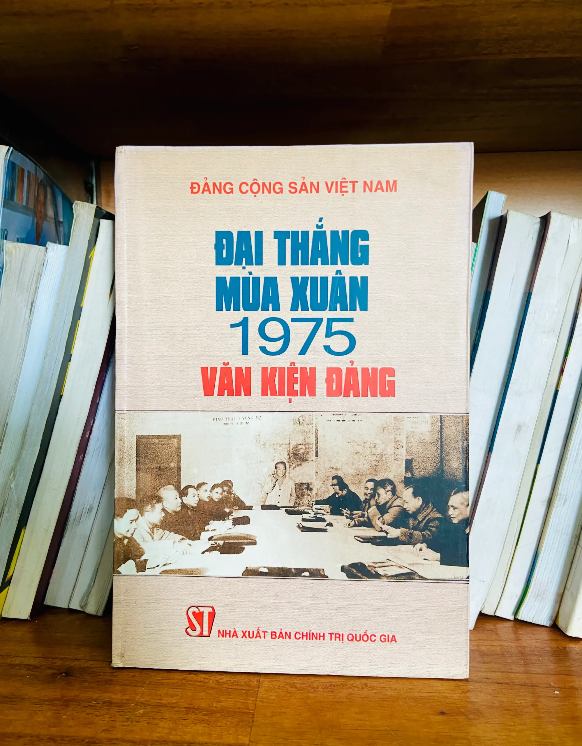 Đại thắng mùa Xuân 1975 Văn Kiện Đảng - Lịch sử VAVOB1T2-58