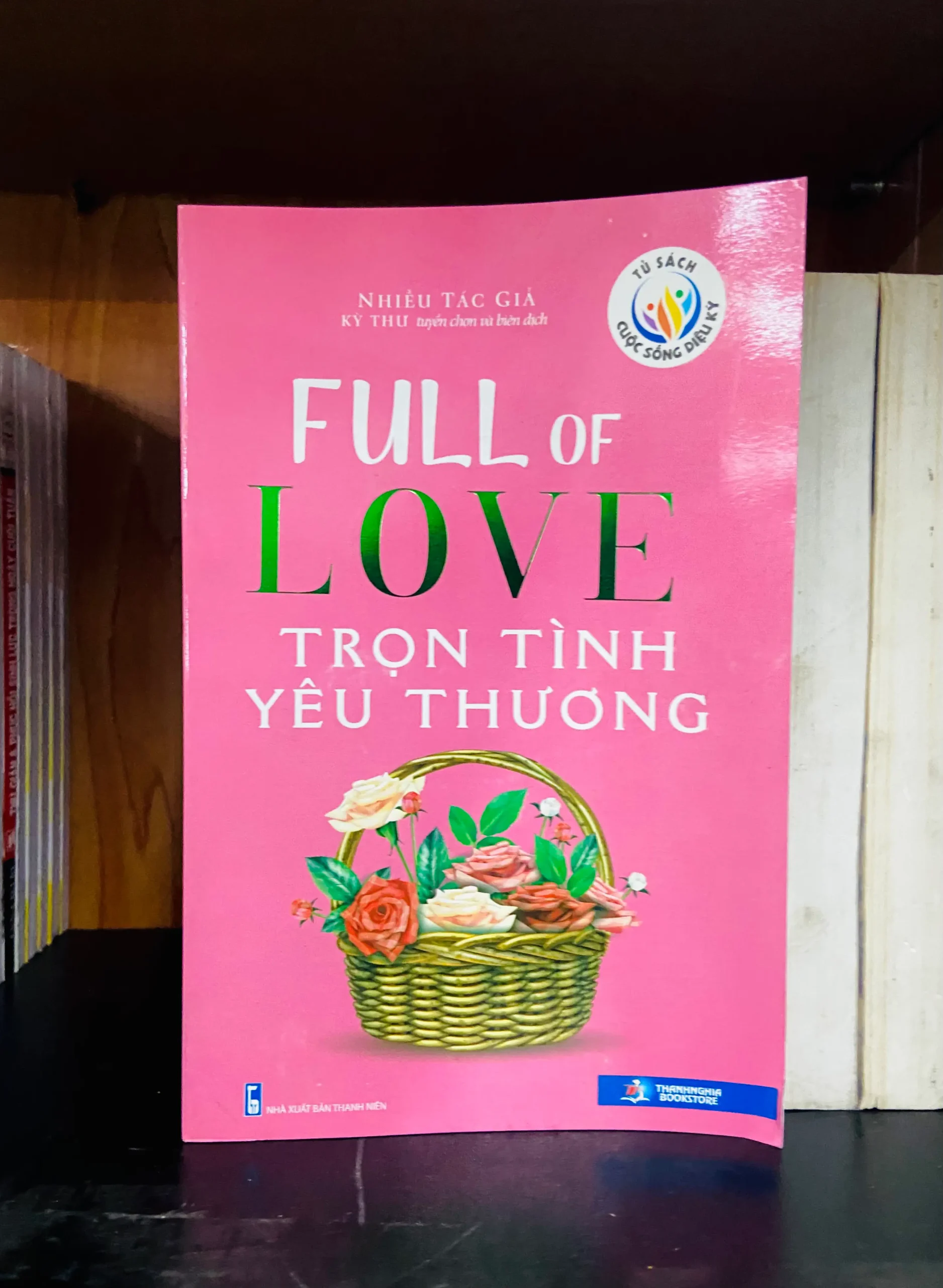 Trọn tình yêu thương - Kỳ Thư - Văn học VAVOB4D1-8