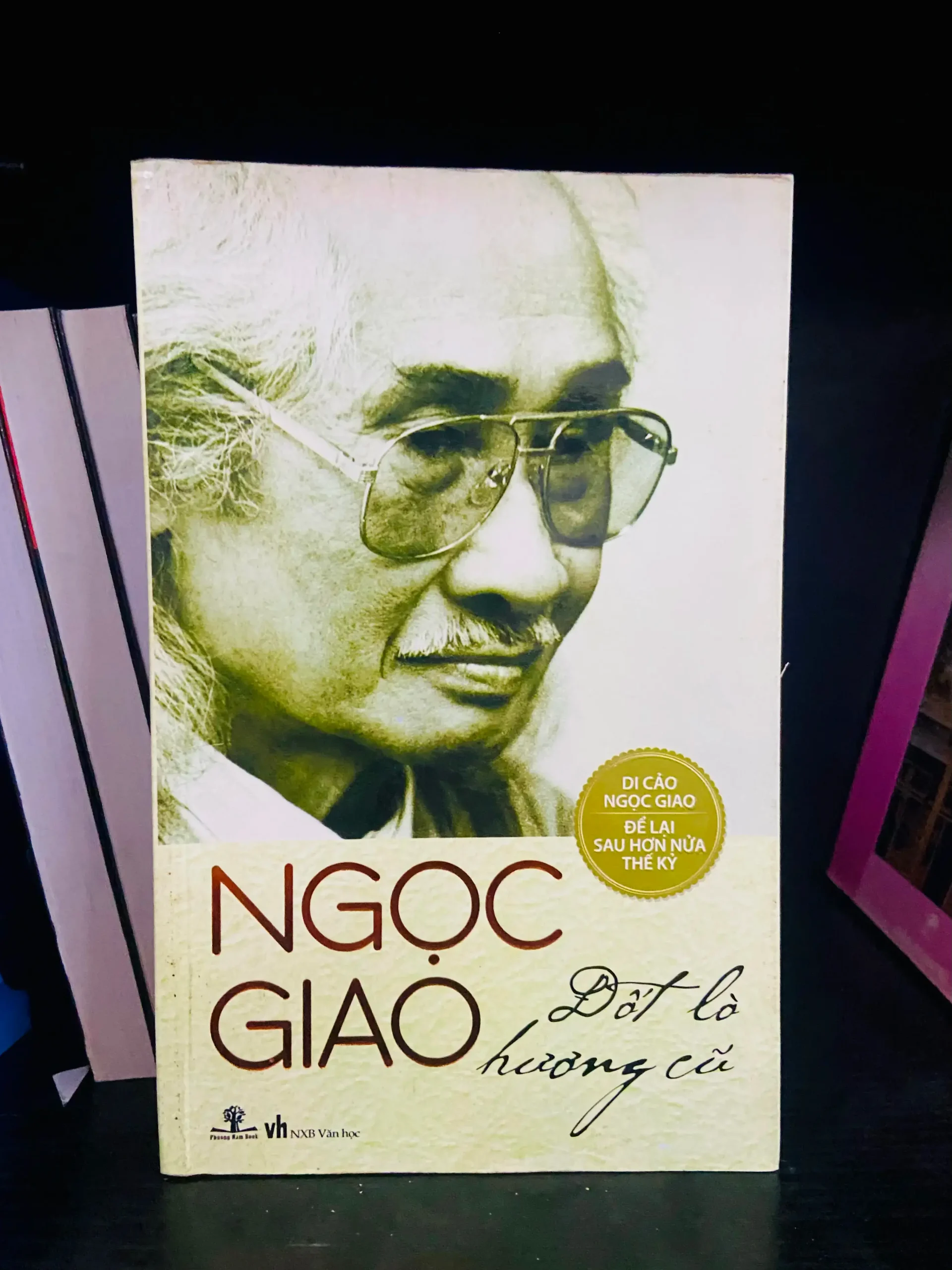 Đốt lò hương cũ - Ngọc Giao - Văn học VAVOD1K1-17