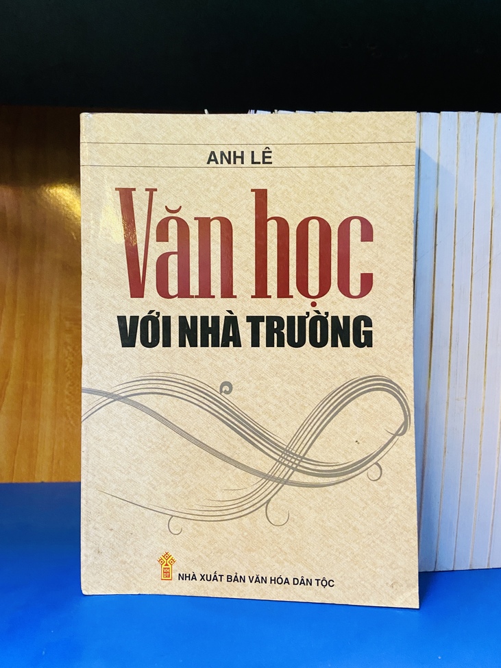 Văn học với nhà trường - Anh Lê - Văn học VAVOY7-16