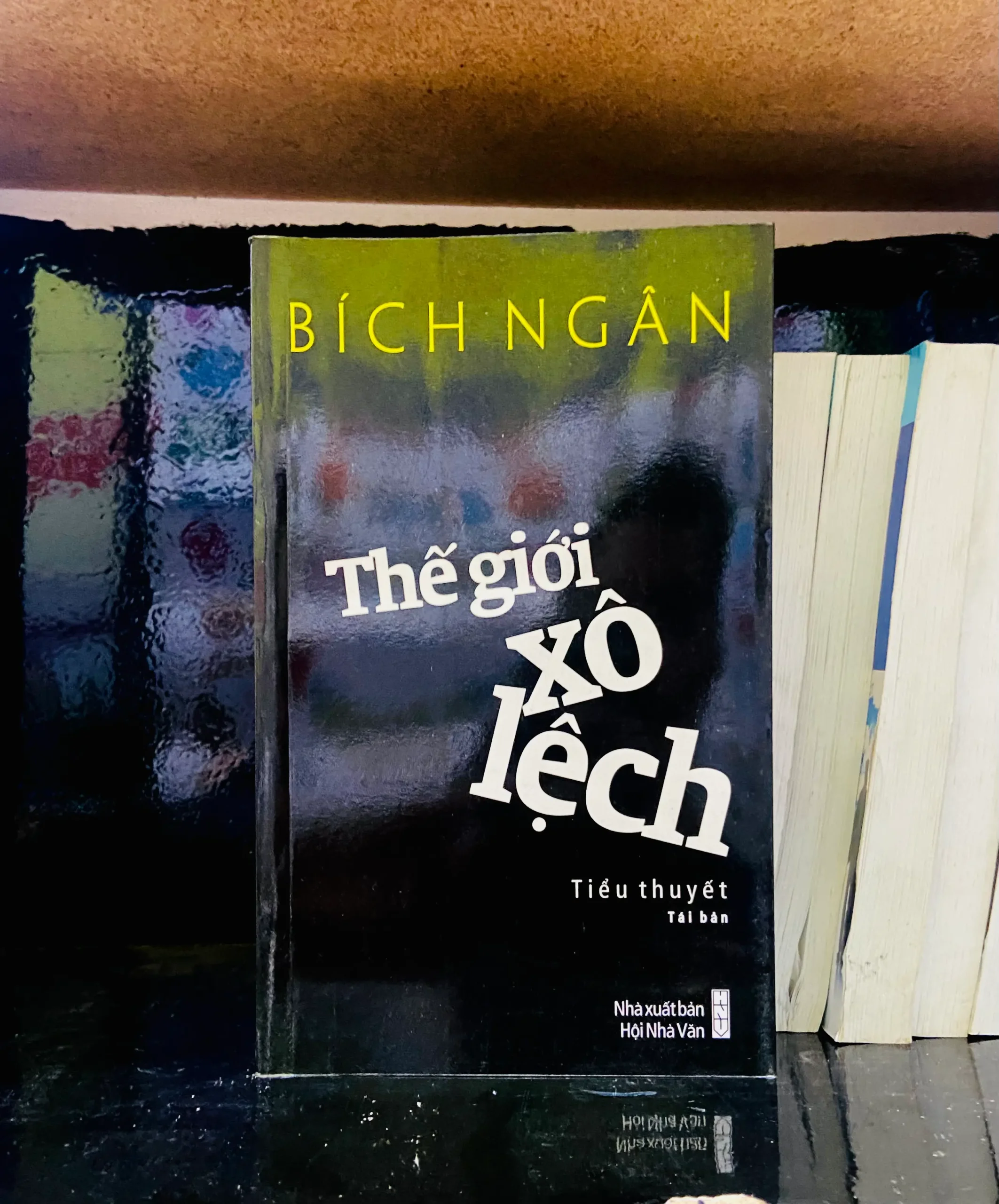 Thế giới xô lệch - Bích Ngân - Văn học VAVOA1T3- 2