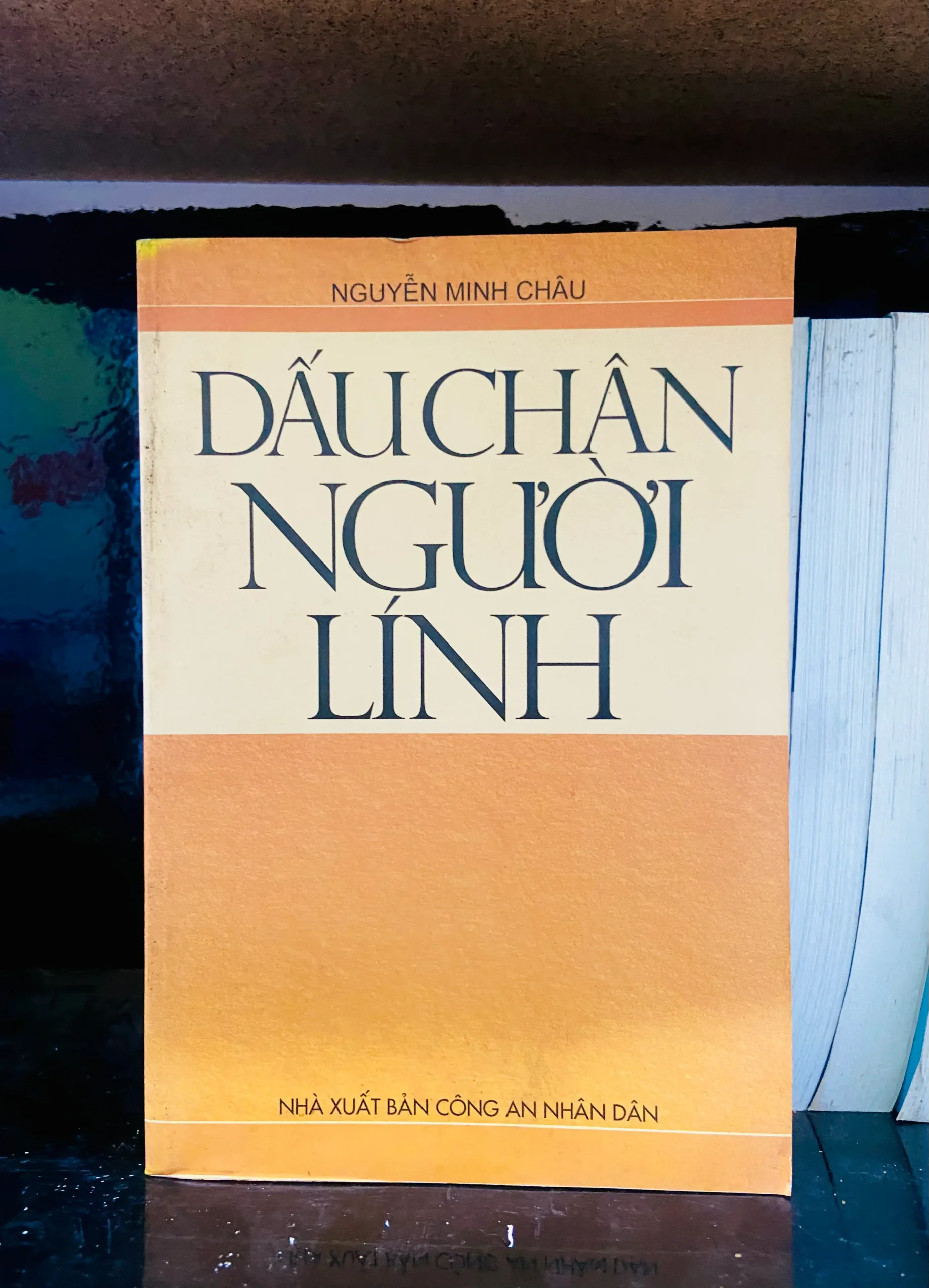 Dấu chân người lính - Nguyễn Minh Châu - Văn học VAVOA1T1-38