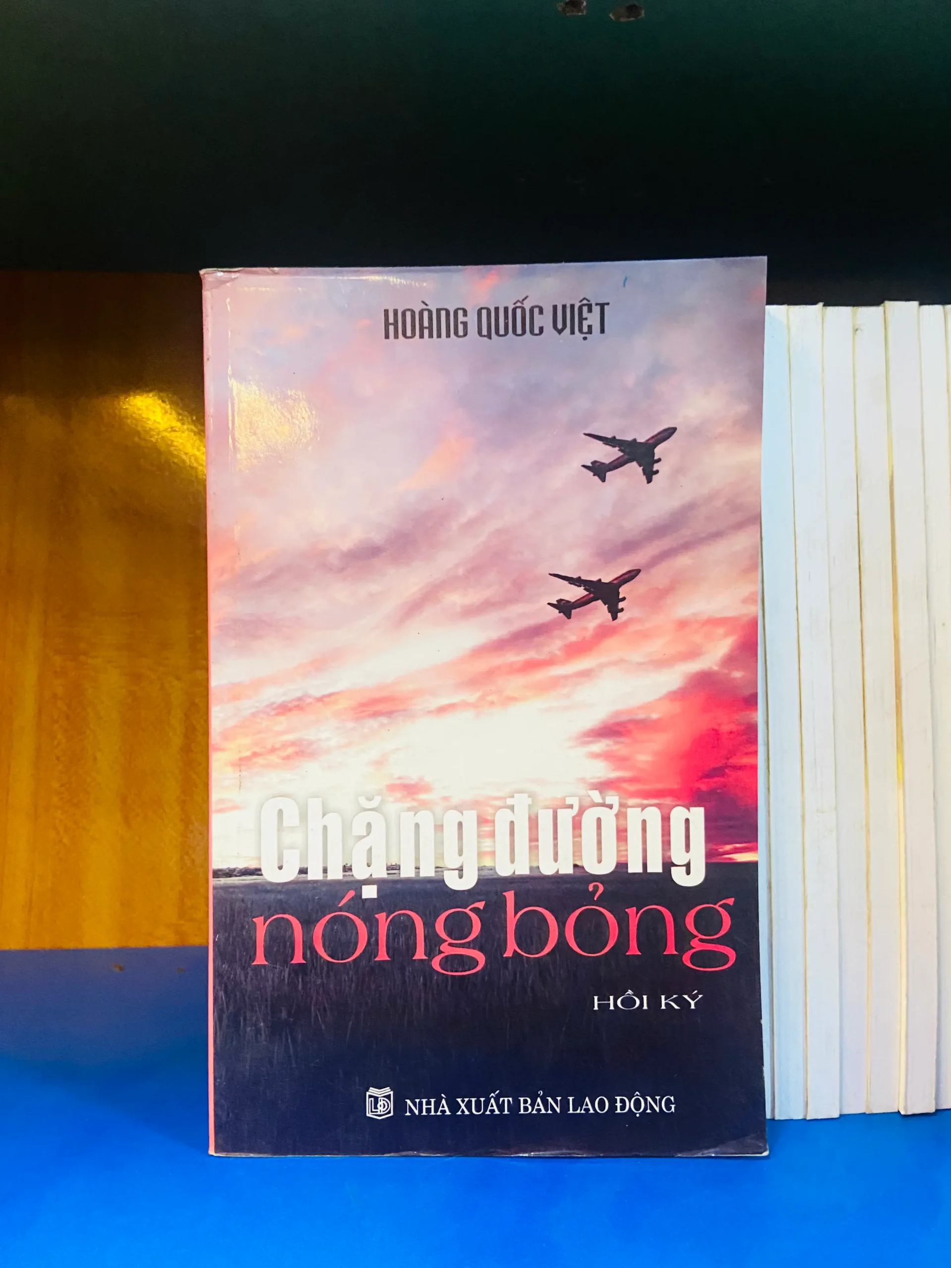 Chặng đường nóng bỏng - Văn học VAVOYDT4-3