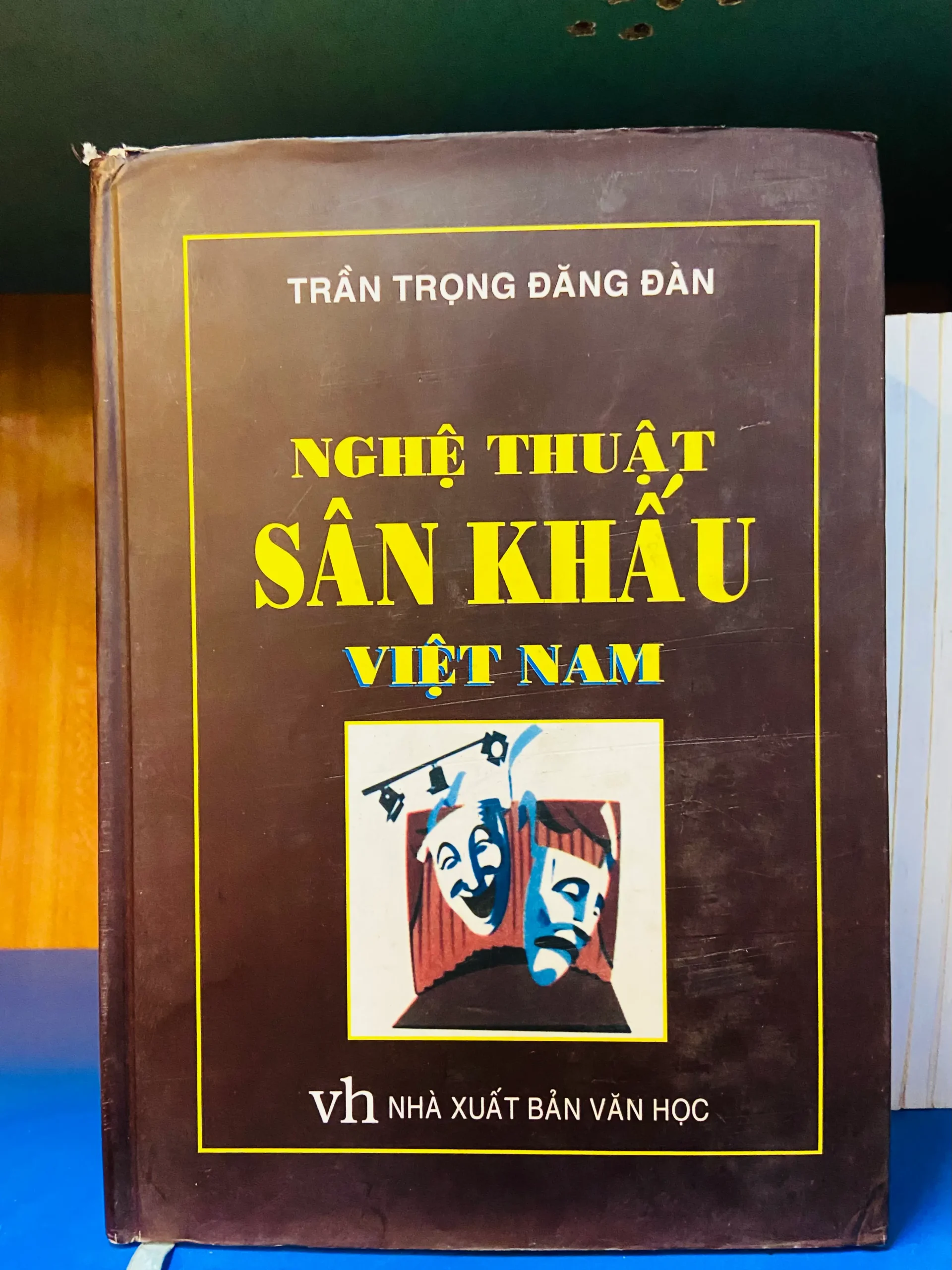 Nghệ thuật sân khấu Việt Nam - Nghệ thuật VAVOY8-1