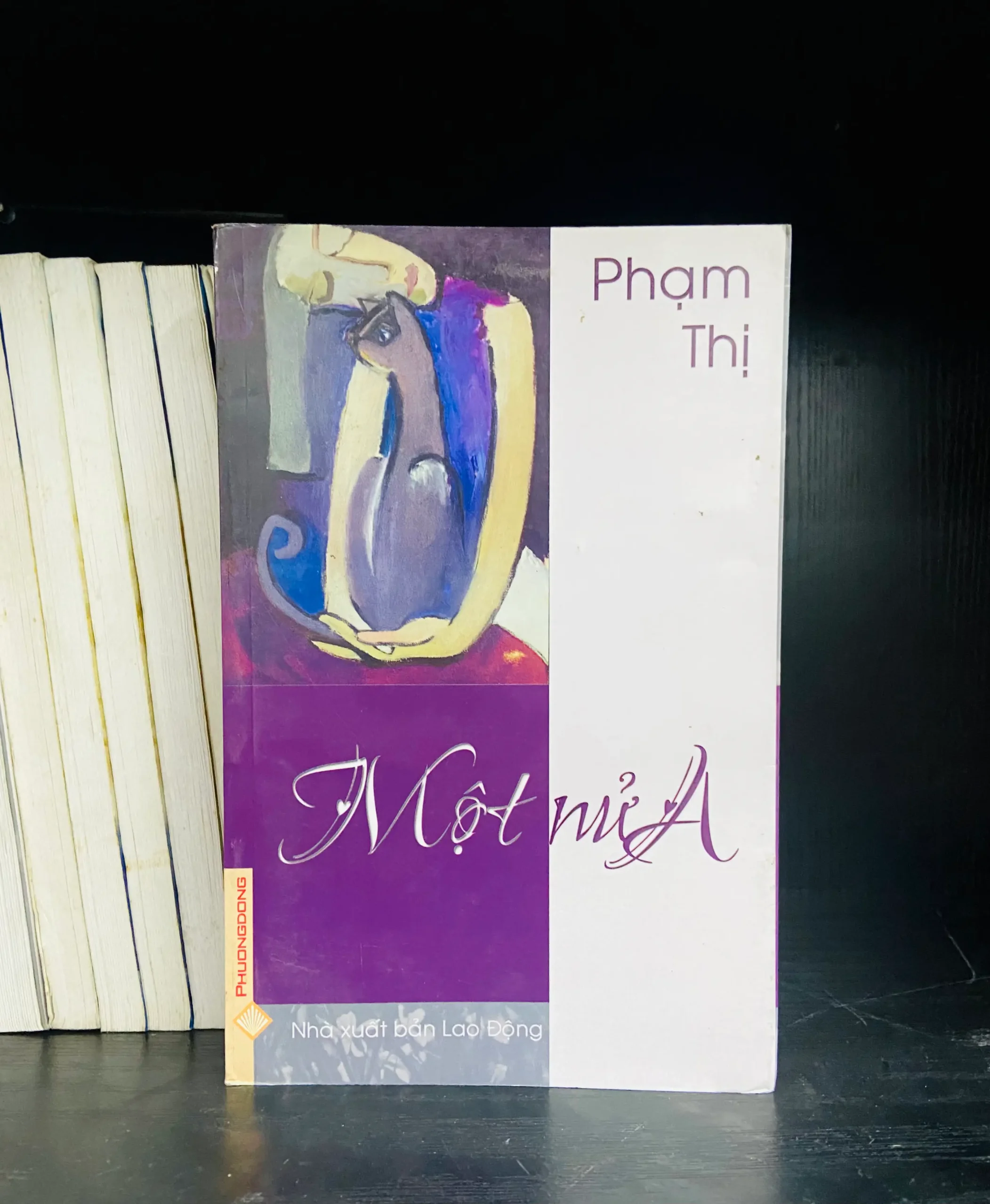 Một nửa - Phạm Thị - Văn học VAVOX5S-3