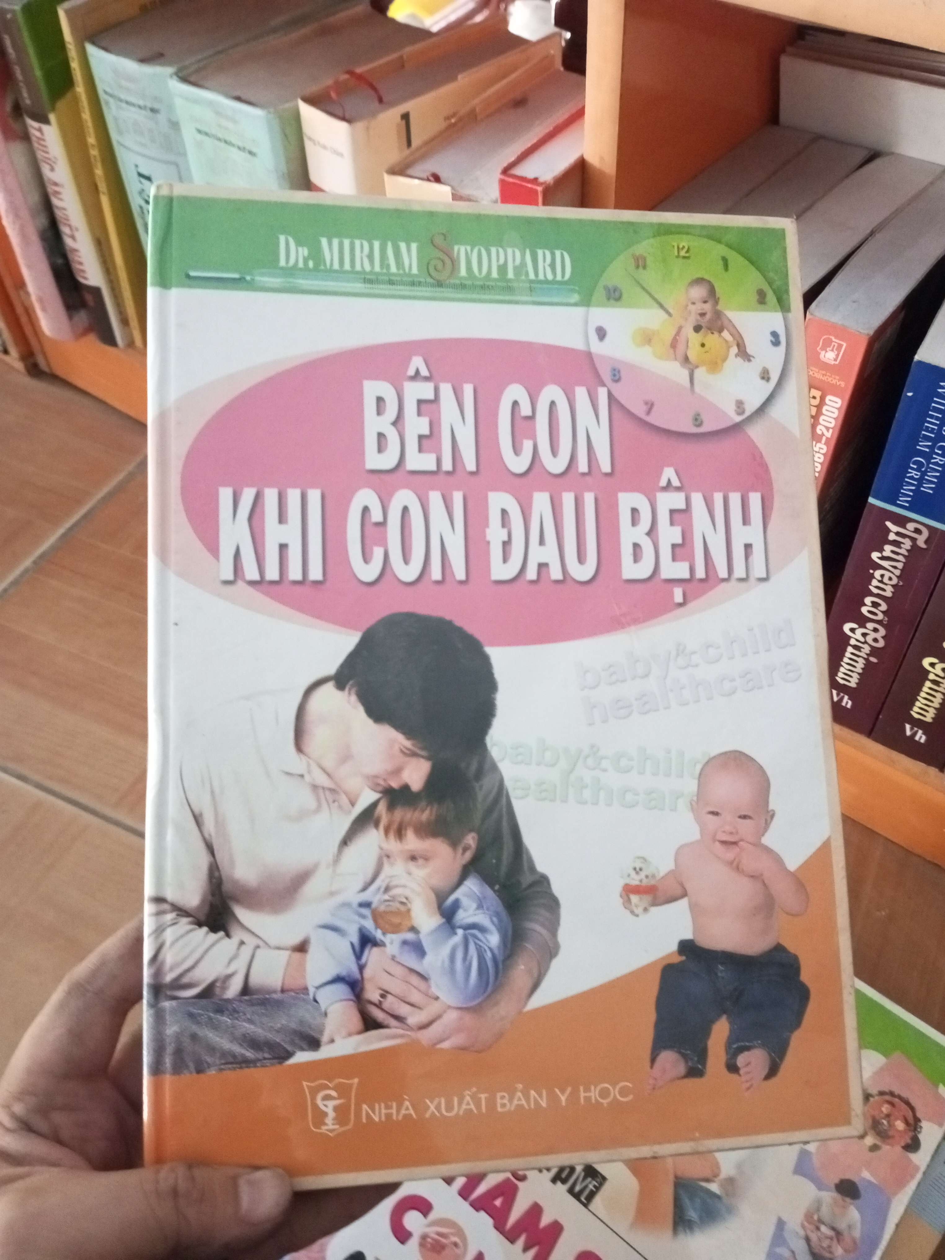 Bên con khi con đau bệnh - Stoppard VAVO-A0
