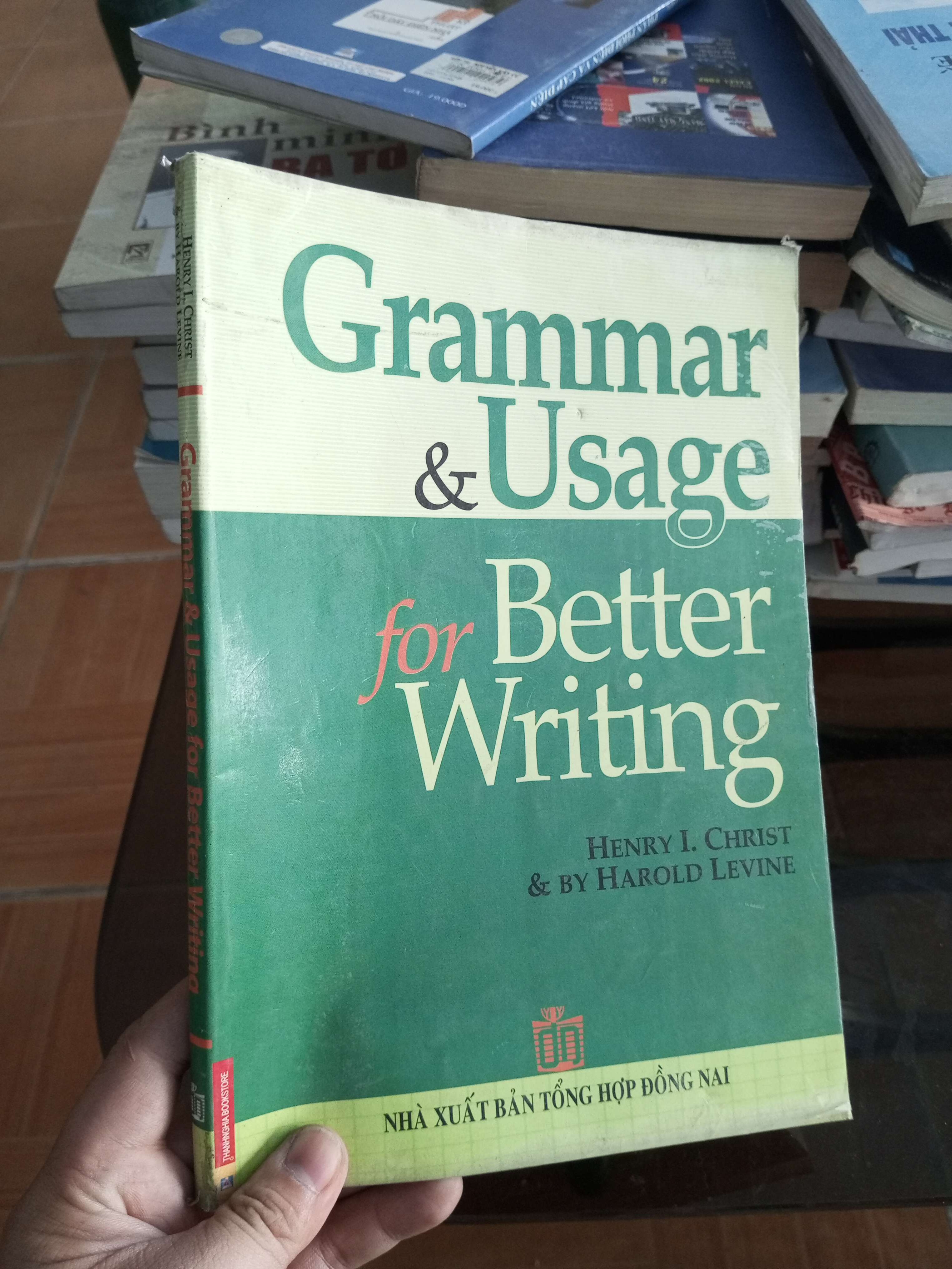 Grammar and Usage for better writing - Levine 2009 VAVO-A2