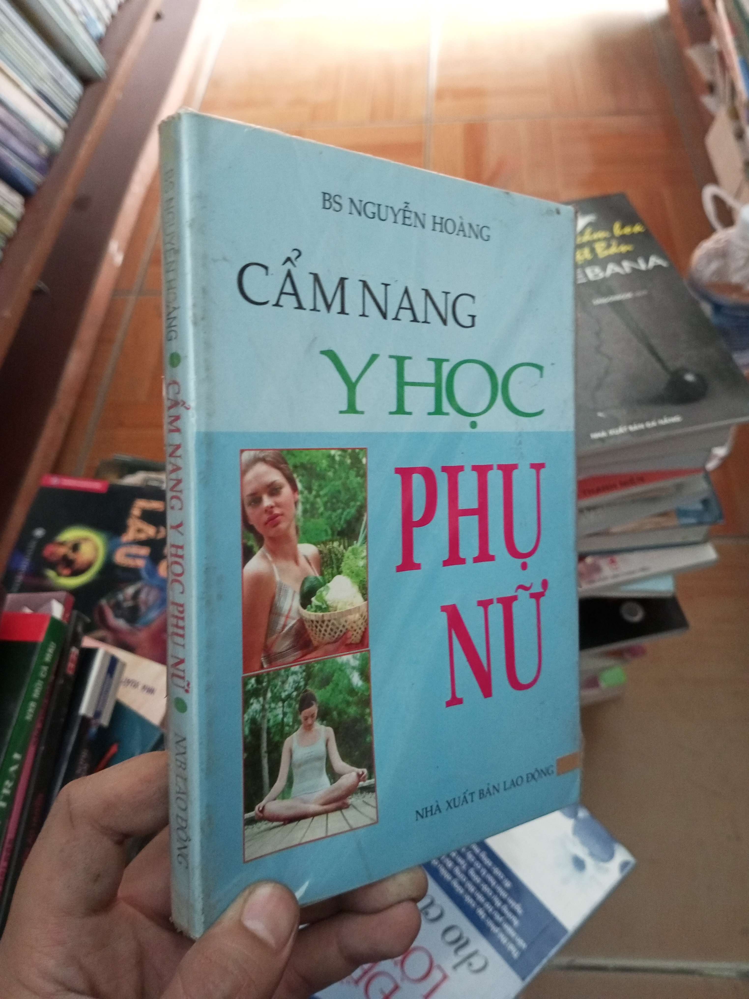 Cẩm nang y học phụ nữ - Nguyễn Hoàng VAVO-AK18