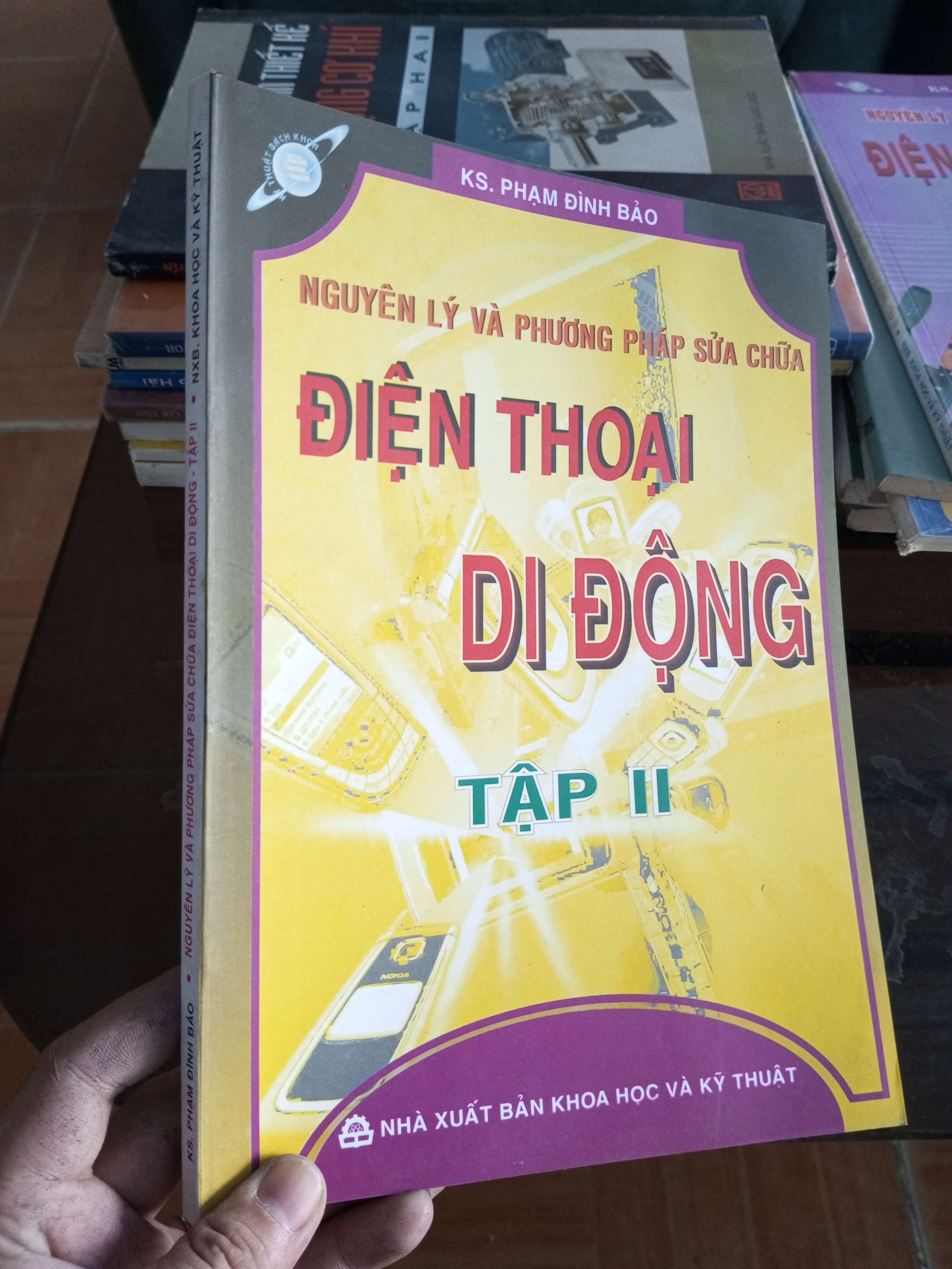 Nguyên lý và phương pháp sửa chữa điện thoại di động tập II - Đình Bảo 2006 VAVO-A2