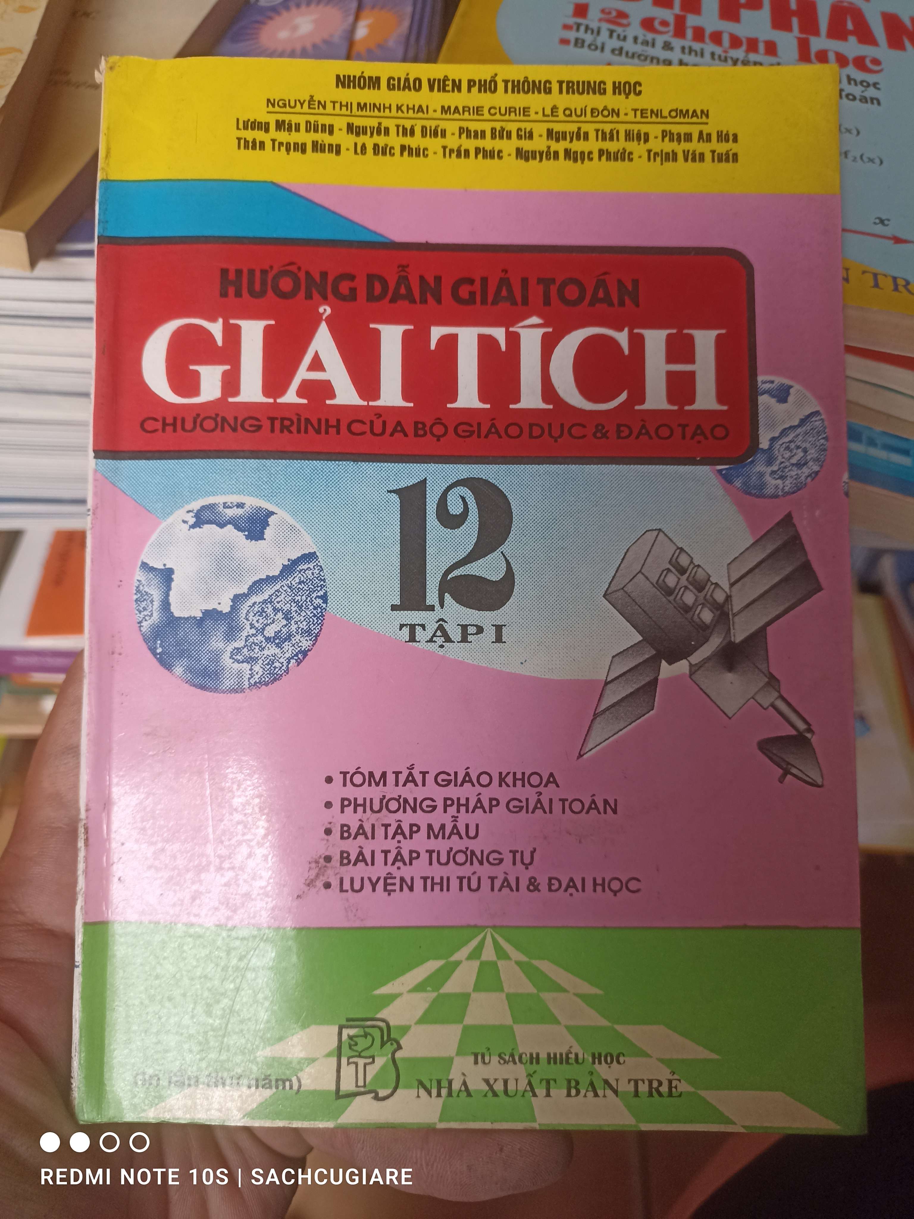Hướng Dẫn Giải Toán Giải Tích 12 (Tập 1) - Lương Mậu Dũng, Nguyễn Thế Điều, Phan Bửu Giá, Nguyễn Thất Hiệp, Phạm An Hòa, Thân Trọng Hùng, Lê Đức Phúc, Trần Phúc, Nguyễn Ngọc Phước, Trịnh Văn Tuấn 1996 VAVO-AK2T4