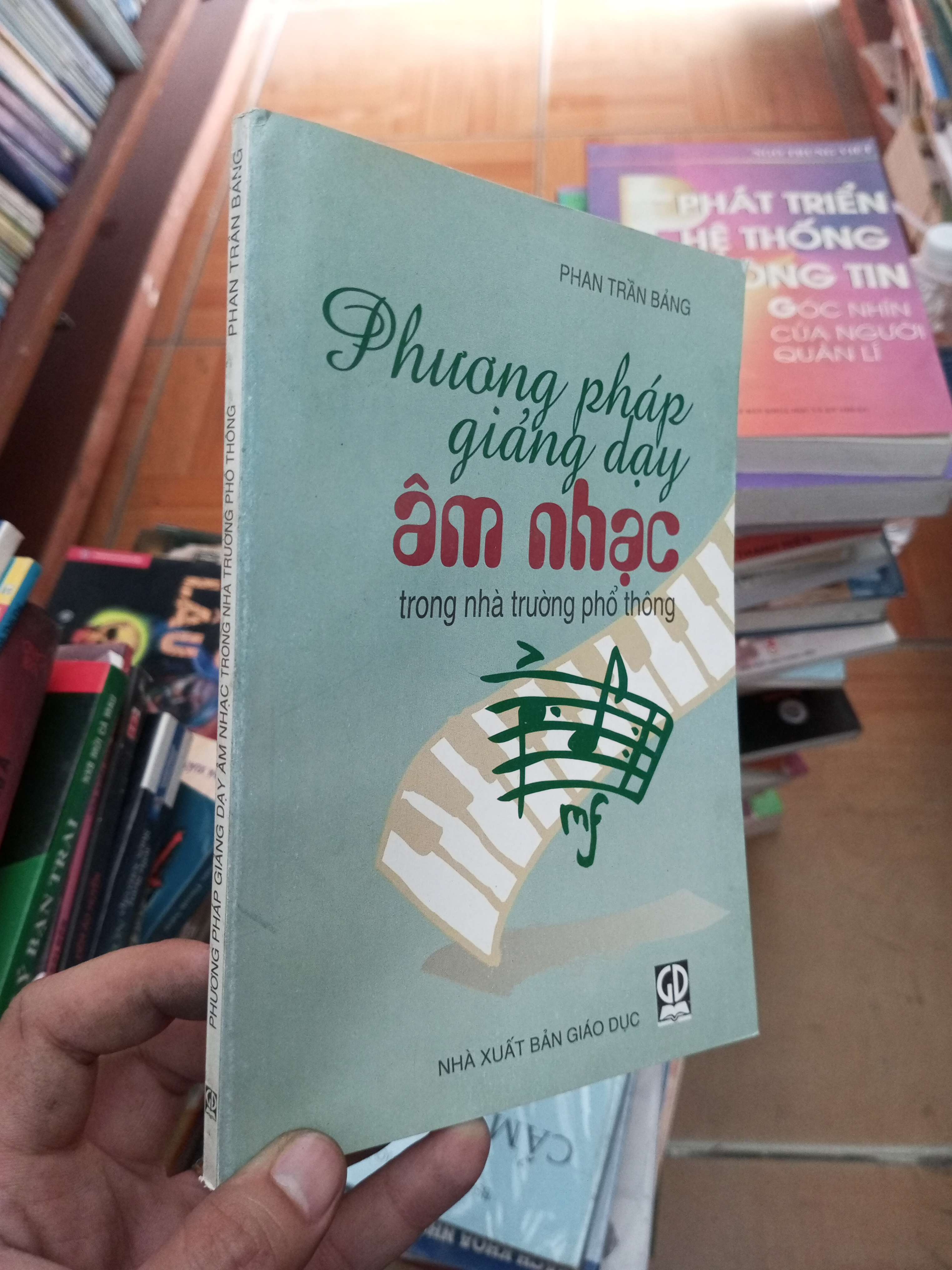 Phương pháp giảng dạy âm nhạc trong nhà trường phổ thông - Trần Bảng 2001 VAVO-AK18