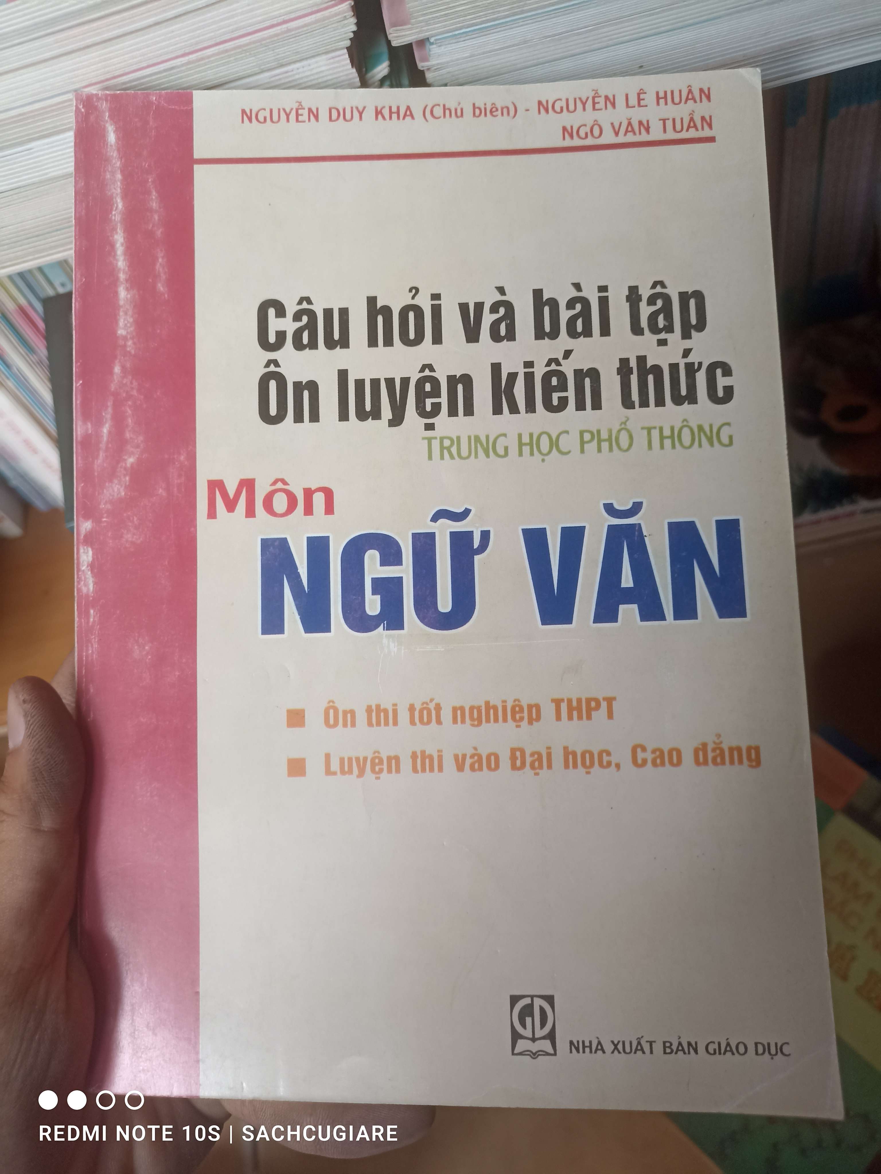 Câu Hỏi Và Bài Tập Ôn Luyện Kiến Thức Trung Học Phổ Thông Môn Ngữ Văn (Ôn Thi Tốt Nghiệp THPT, Luyện Thi Vào Đại Học, Cao Đẳng) - Nguyễn Duy Kha, Nguyễn Lê Huân, Ngô Văn Tuấn 2009 VAVO-AK2T3