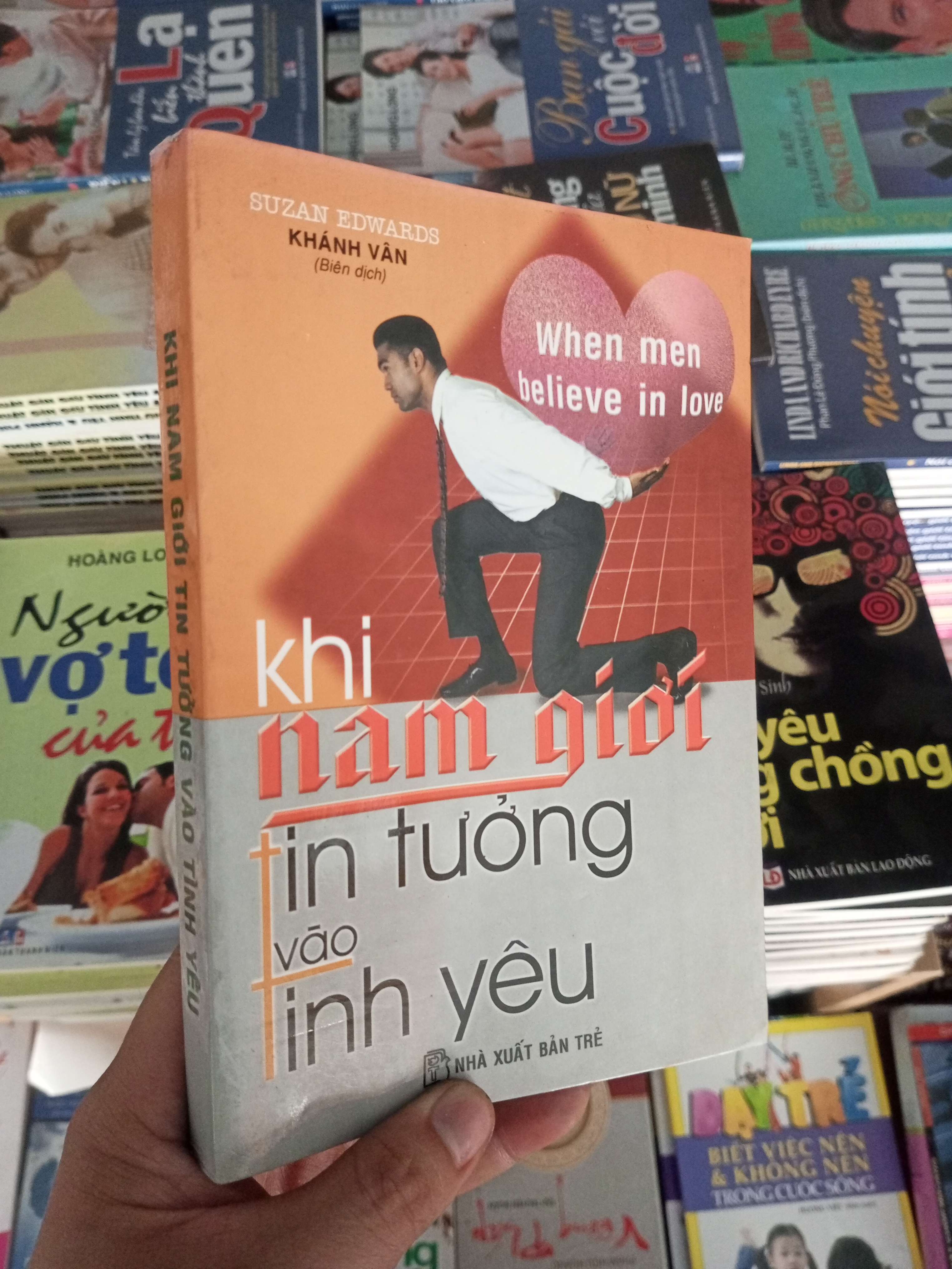 Khi nam giới tin tưởng vào tình yêu - Khánh Vân 2000 VAVO-A0