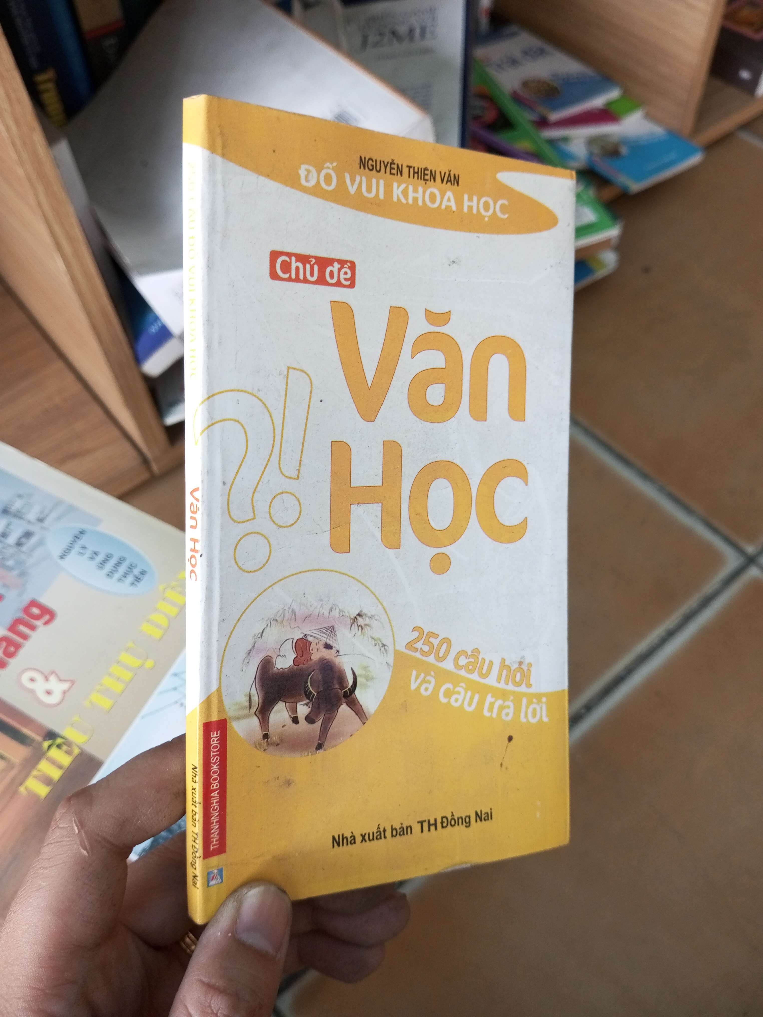 250 câu đố vui khoa học văn học - Thiện Văn 2006 VAVO-A2