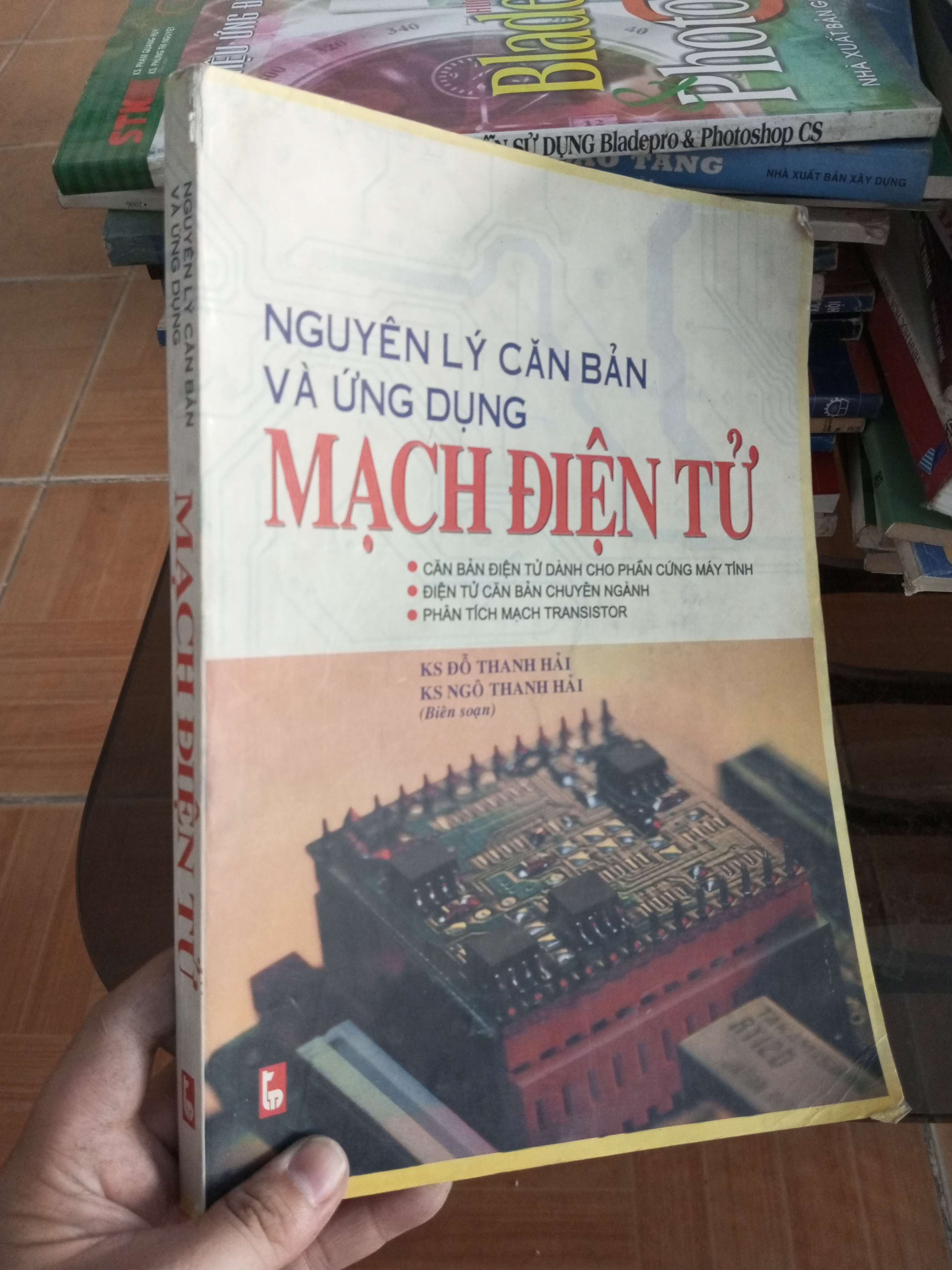 Nguyên lý căn bản và ứng dụng mạch điện tử - Thanh Hải 2003 VAVO-A2