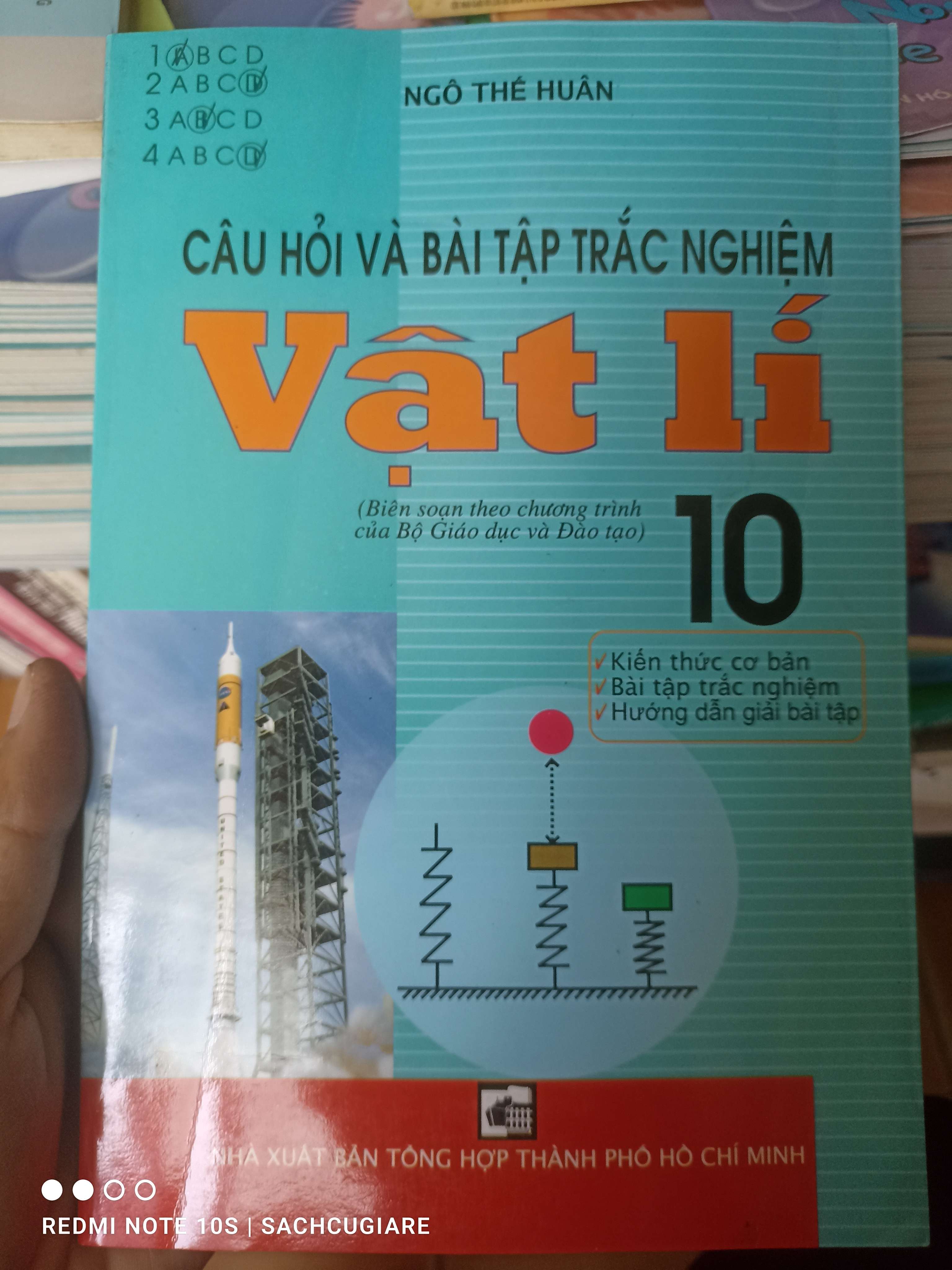 Câu Hỏi Và Bài Tập Trắc Nghiệm Vật Lí 10 - Ngô Thế Huân 2010 VAVO-AK3ST1