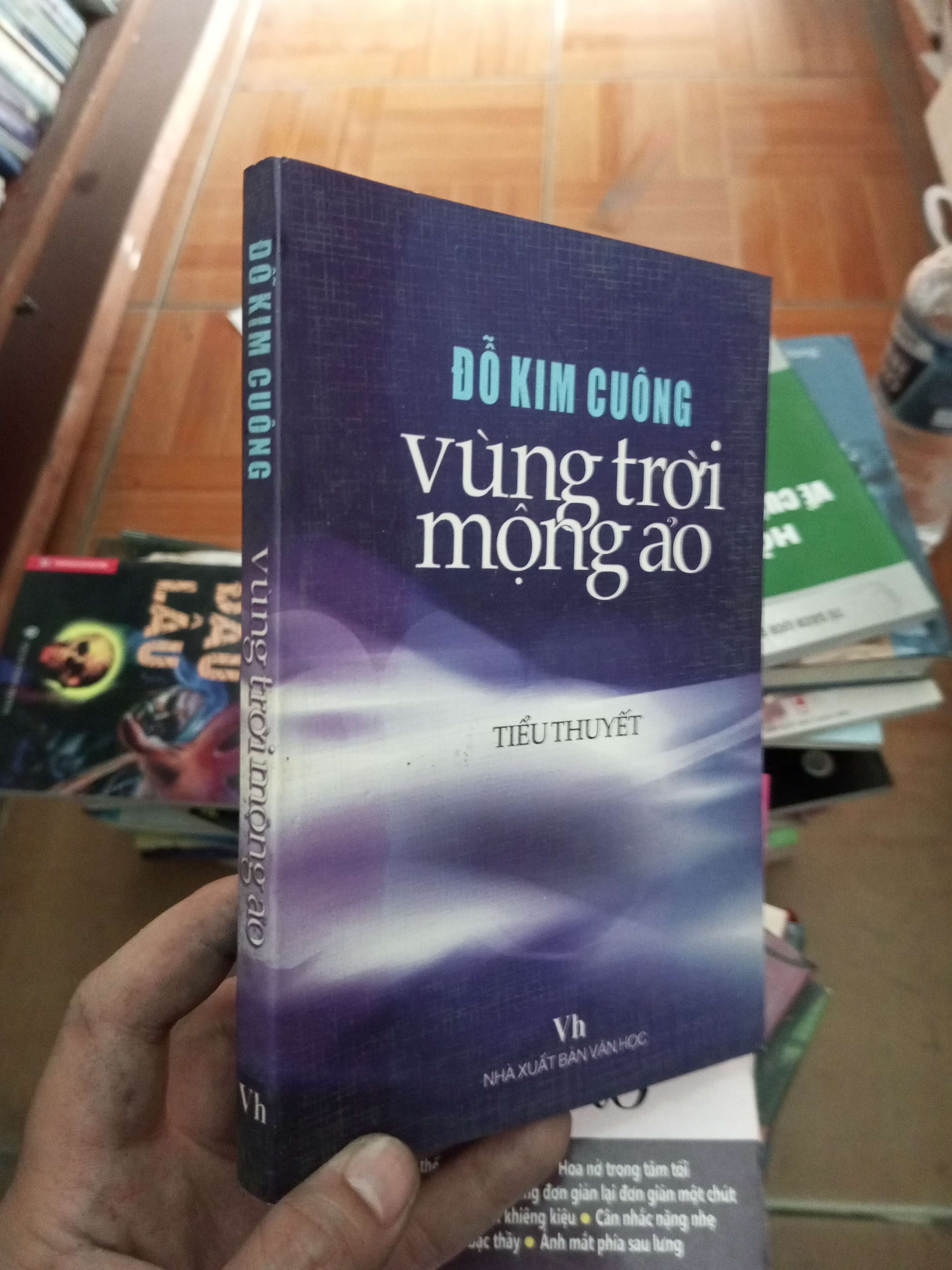 Vùng trời mộng ảo - Kim Cuông 2005 VAVO-AK18