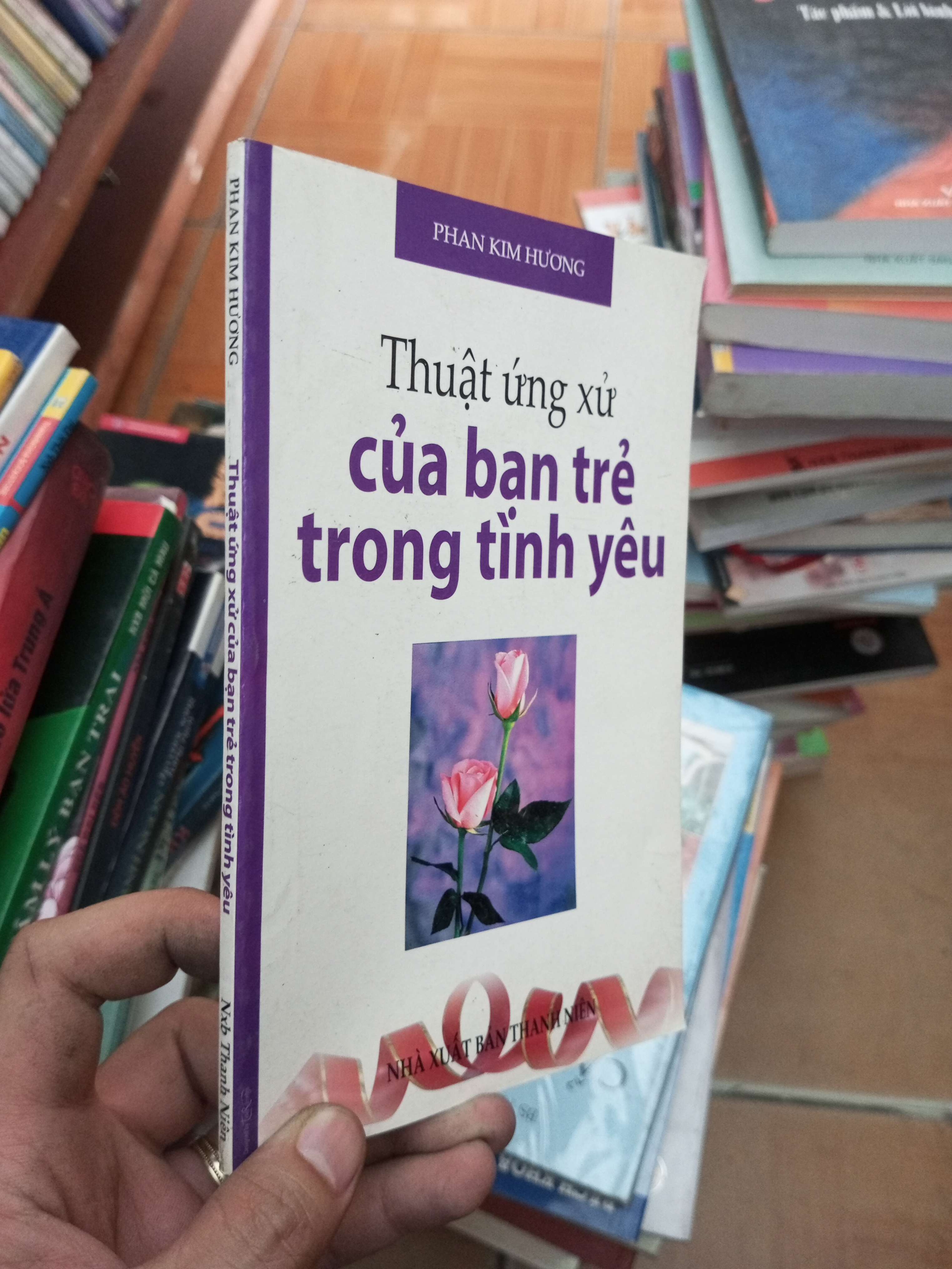 Thuật ứng xử của bạn trẻ trong tình yêu - Kim Hương 2007 VAVO-AK18