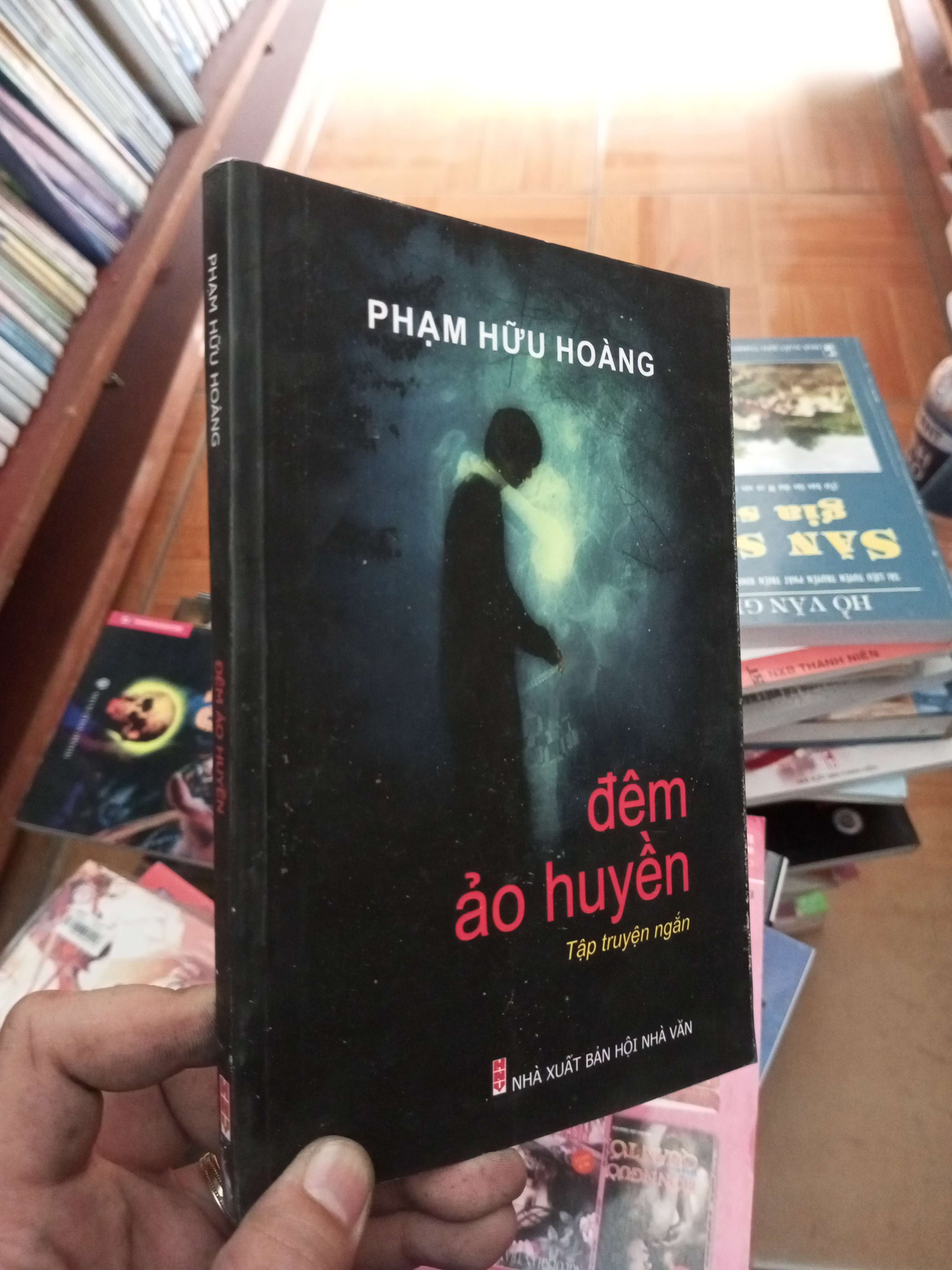 Đêm ảo huyền - Hữu Hoàng 2015 VAVO-AK18
