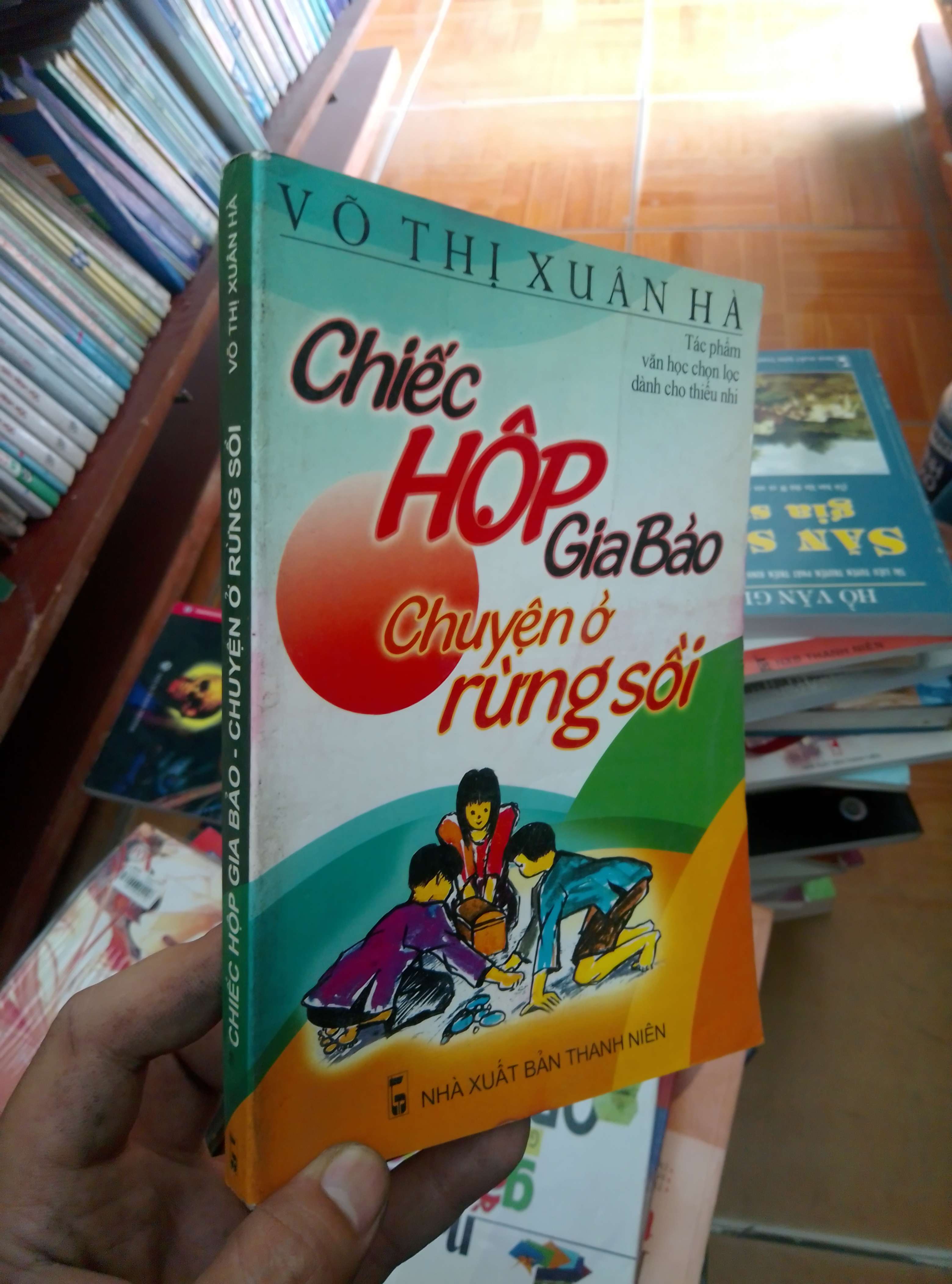 Chiếc hộp gia bảo chuyện ở rừng sói - Xuân Hà 2005 VAVO-AK18