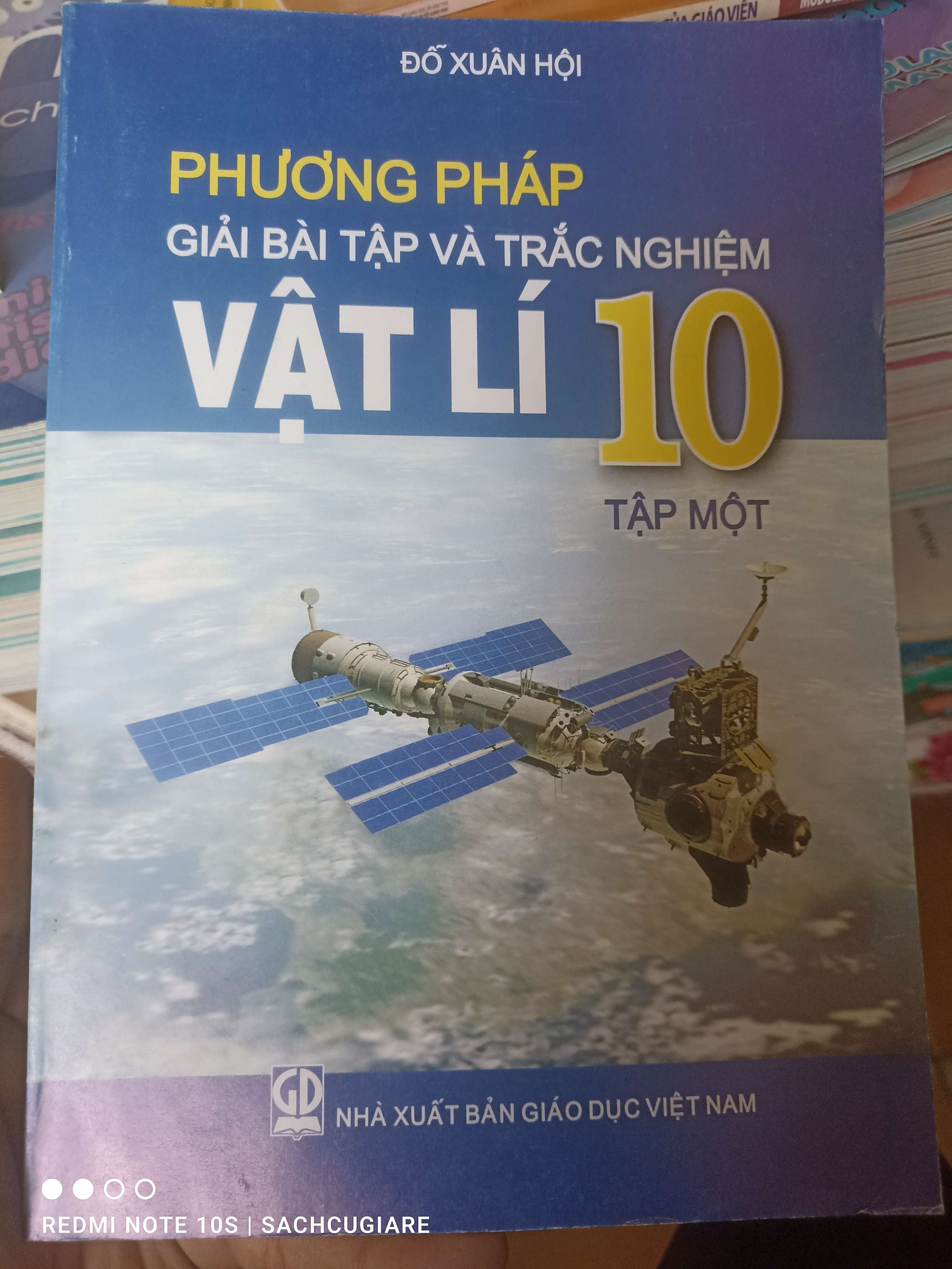 Phương Pháp Giải Bài Tập Và Trắc Nghiệm Vật Lí 10 (Tập 1) - Đỗ Xuân Hội 2011 VAVO-AK3ST1