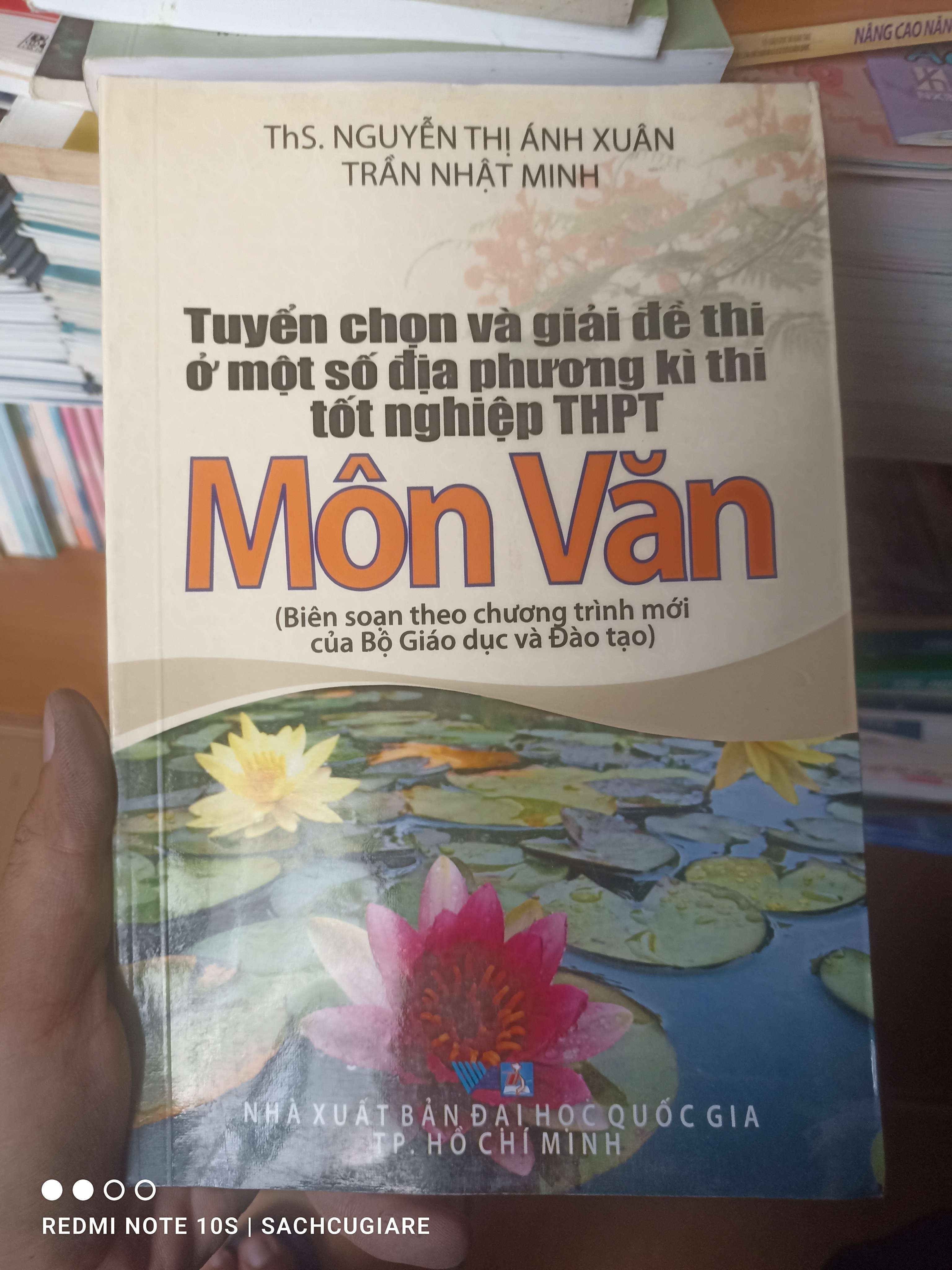 Tuyển Chọn Và Giải Đề Thi Ở Một Số Địa Phương Kì Thi Tốt Nghiệp THPT Môn Văn - Nguyễn Thị Ánh Xuân, Trần Nhật Minh 2011 VAVO-AK2ST1