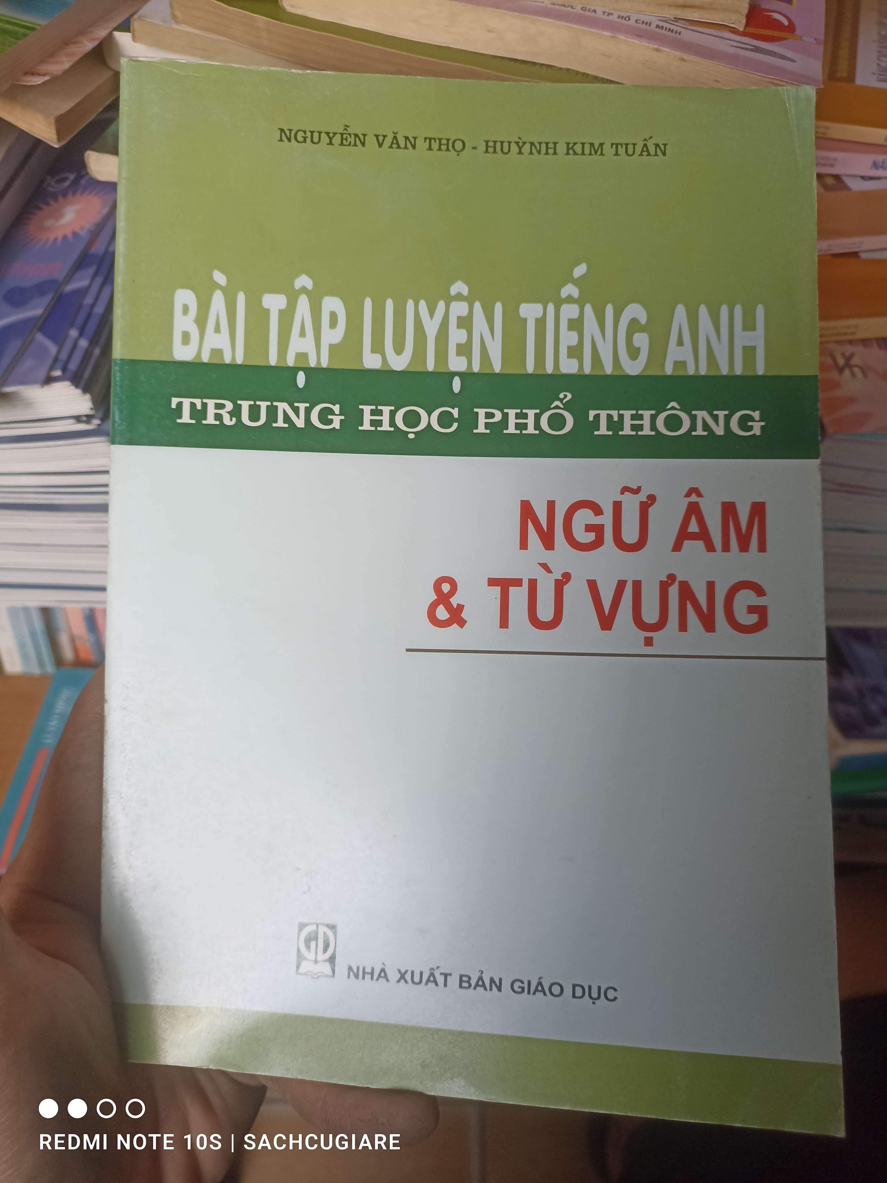 Bài Tập Luyện Tiếng Anh Trung Học Phổ Thông (Ngữ Âm & Từ Vựng) - Nguyễn Văn Thọ, Huỳnh Kim Tuấn 2007 VAVO-AK2ST2