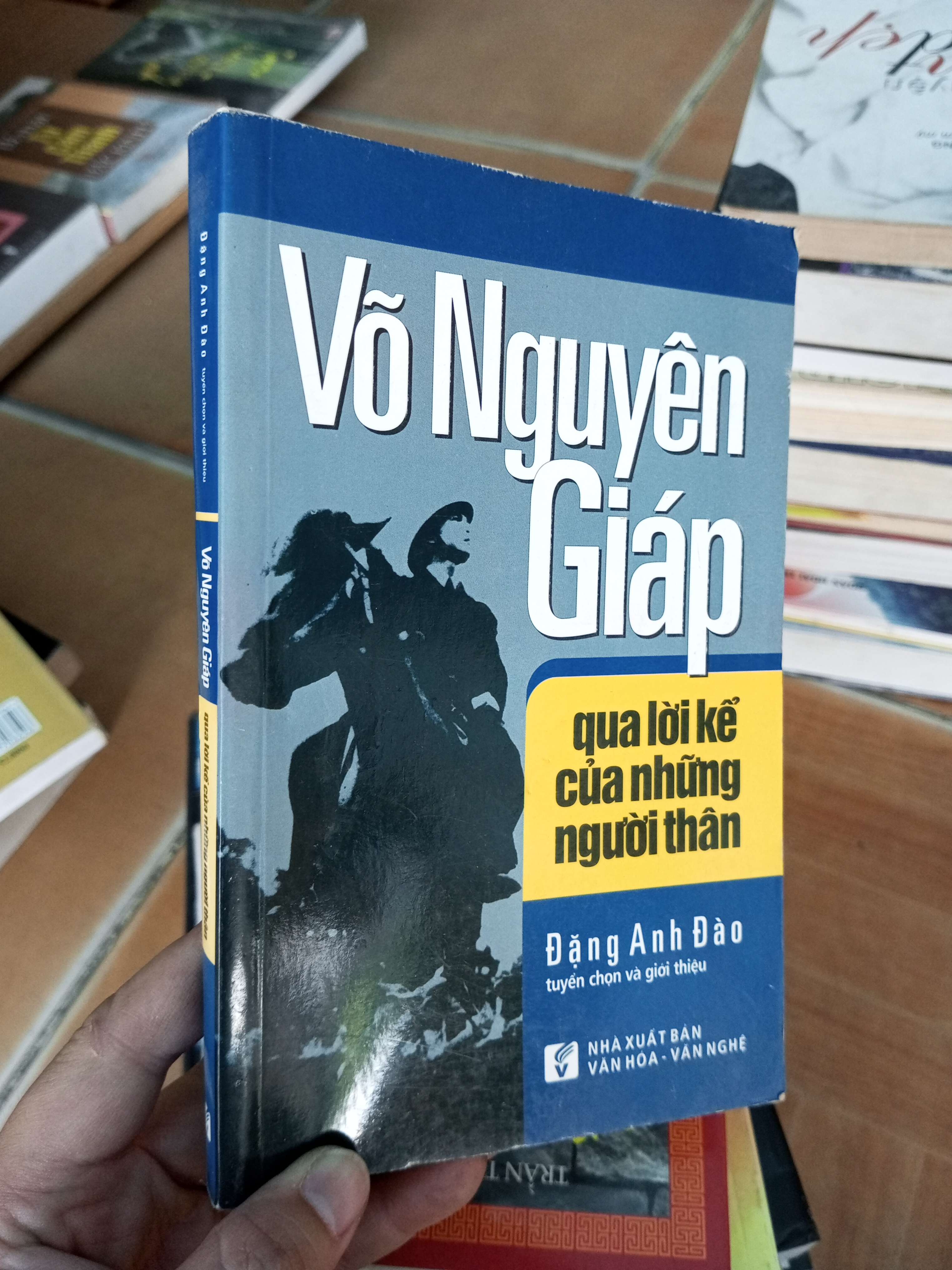 Võ Nguyên Giáp qua lời kể của những người thân - Anh Đào 2012 VAVO-A2