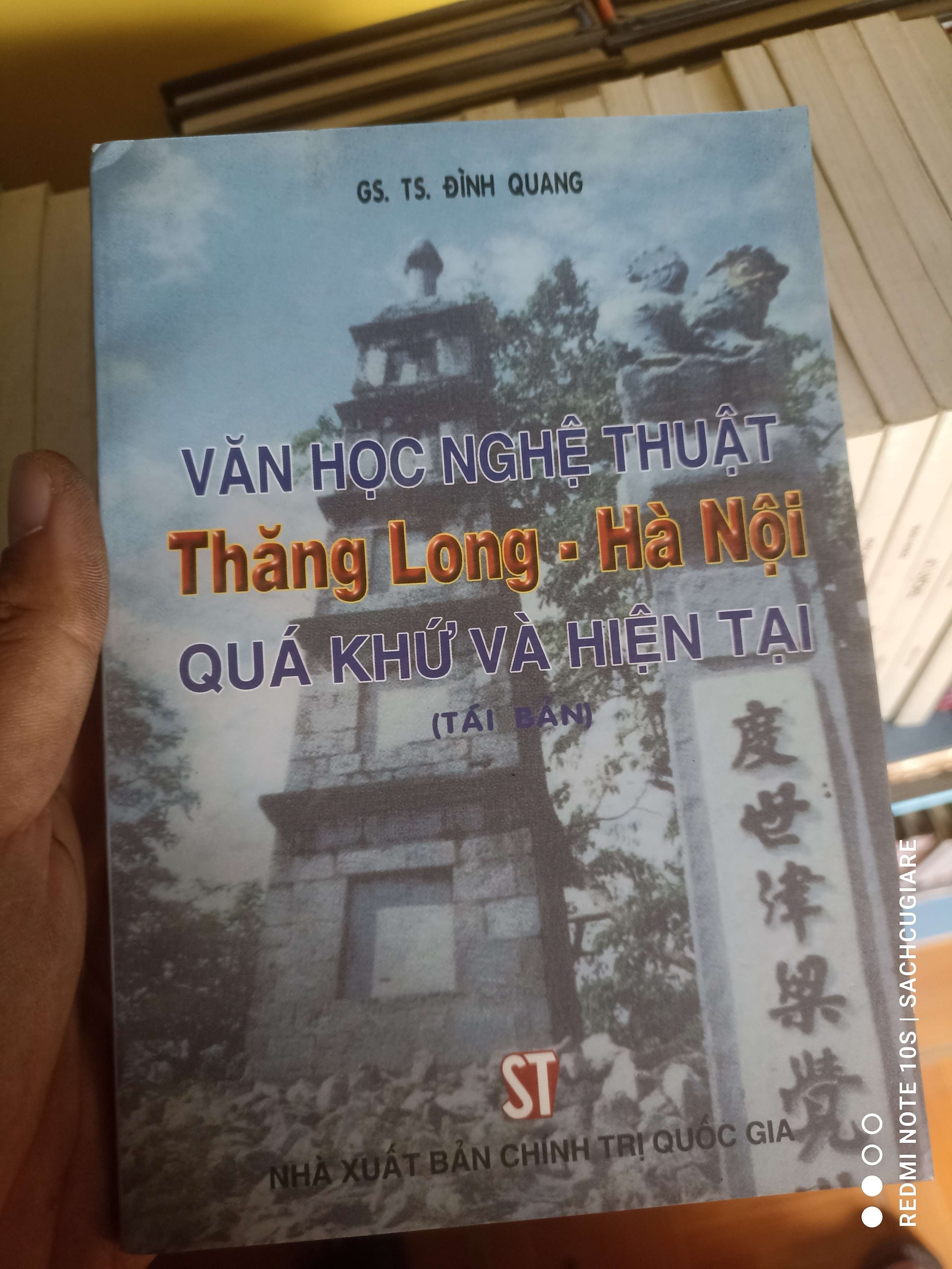 Văn học nghệ thuật Thăng Long Hà Nội quá khứ và hiện tại - Đình Quang VAVO-K1D1 -