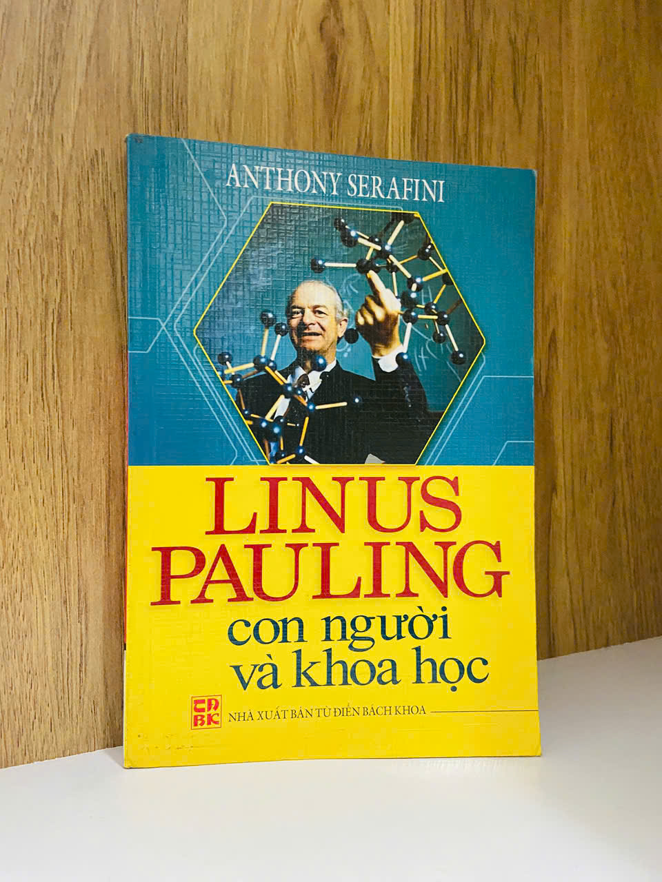 Linus Pauling con người và khoa học - Anthony Serafini VAVO-K2SD2-30