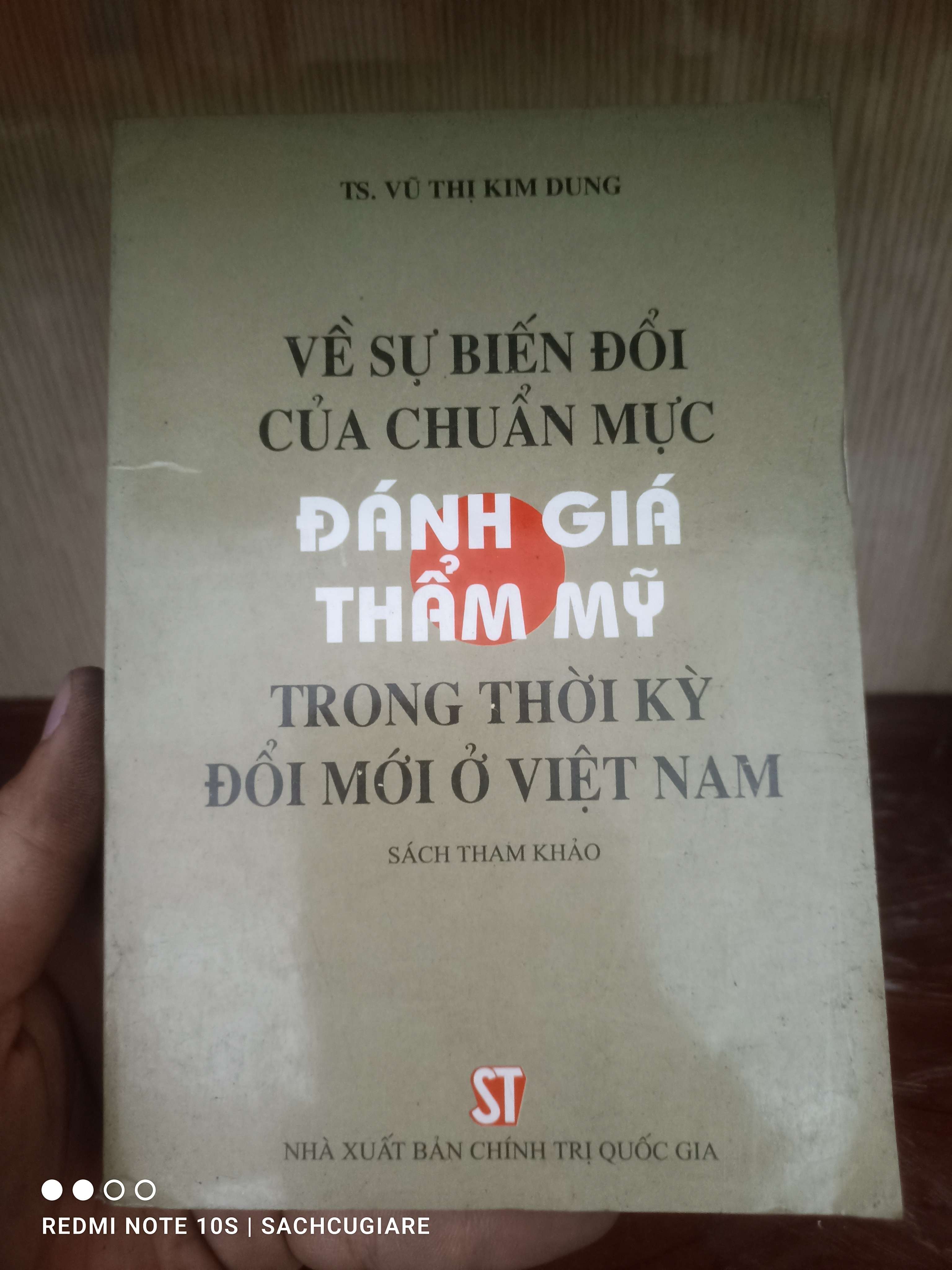 Về sự biến đổi của chuẩn mực đánh giá thẩm mỹ trong thời kỳ đổi mới ở Việt Nam - Vũ Thị Kim Dung VAVO